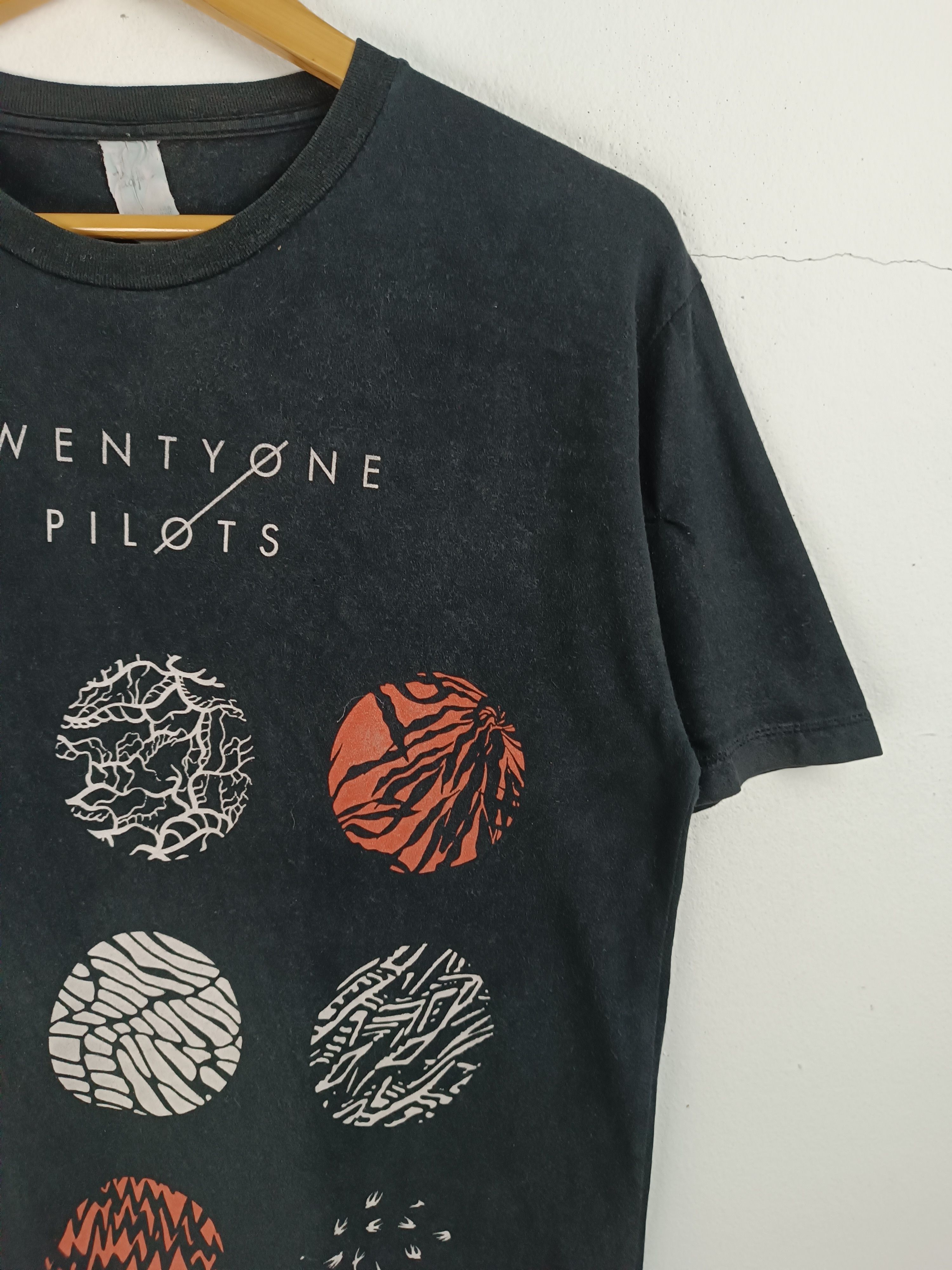 Band Tees VINTAGE FADED TWENTY ONE PILOT BLURRYFACE TEE imagine dragon Size US M / EU 48-50 / 2 - 6 Thumbnail