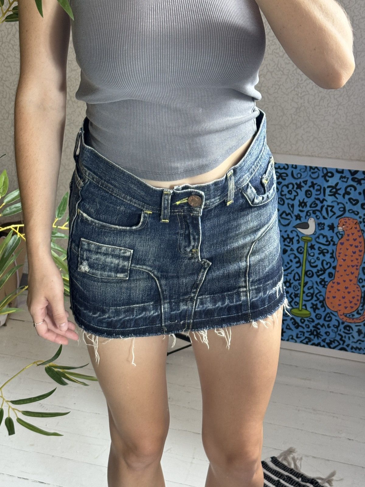 Other VINTAGE WASHED 2000s MINI DENIM SKIRT Size 28" / US 6 / IT 42 - 11 Thumbnail