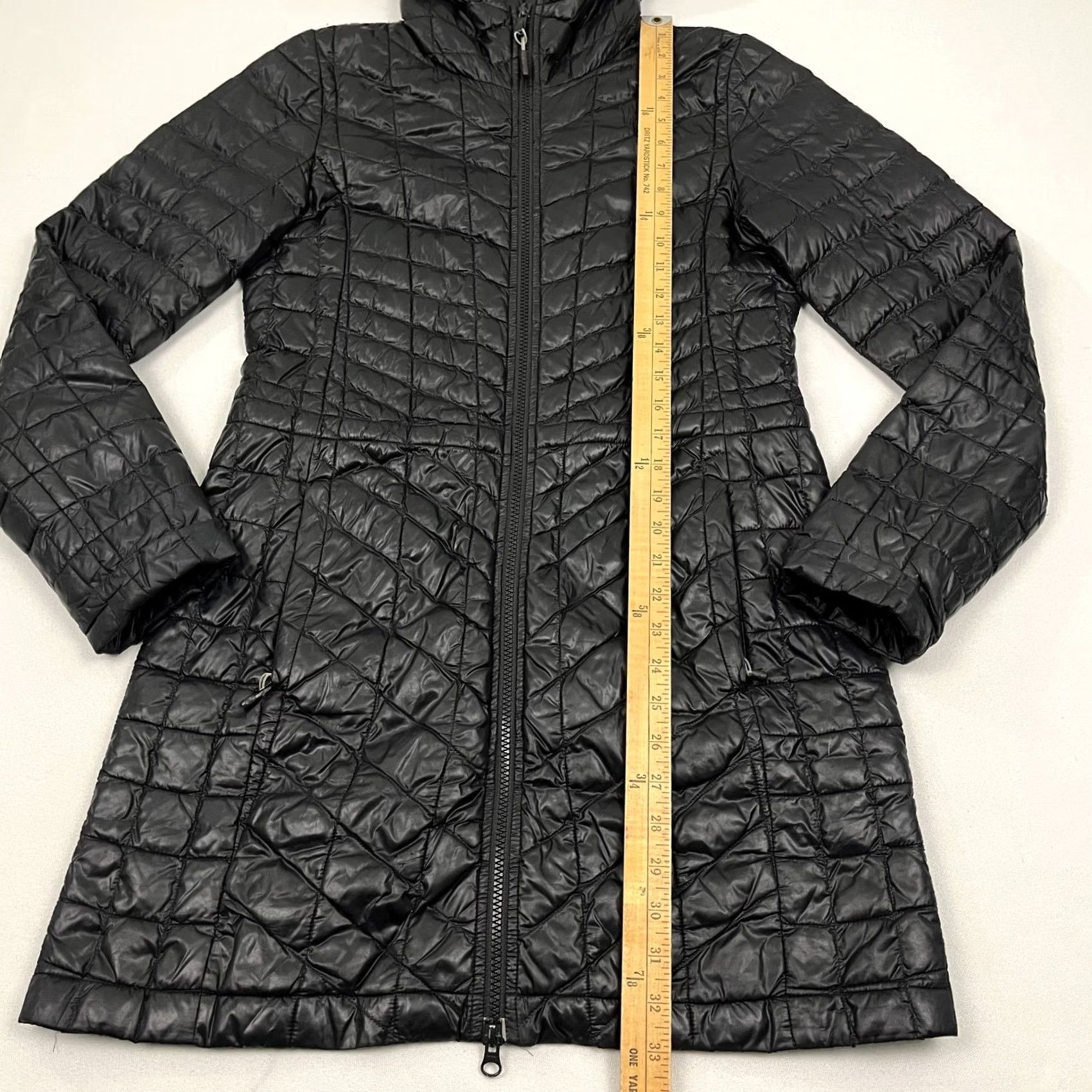 The North Face VINTAGE? No. The North Face Thermoball Hooded Parka Jacket Womens S Black Quilted Puffer Coat Size S / US 4 / IT 40 - 4 Thumbnail