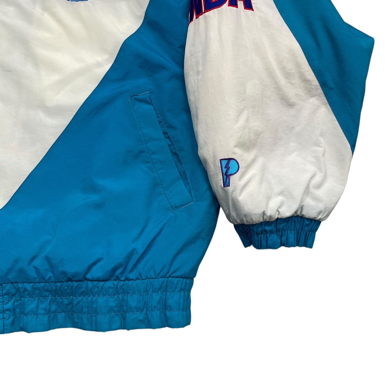 NBA VTG 90s CHARLOTTE HORNETS PRO PLAYER PUFFER JACKET SIZE L Size US L / EU 52-54 / 3 - 5 Thumbnail