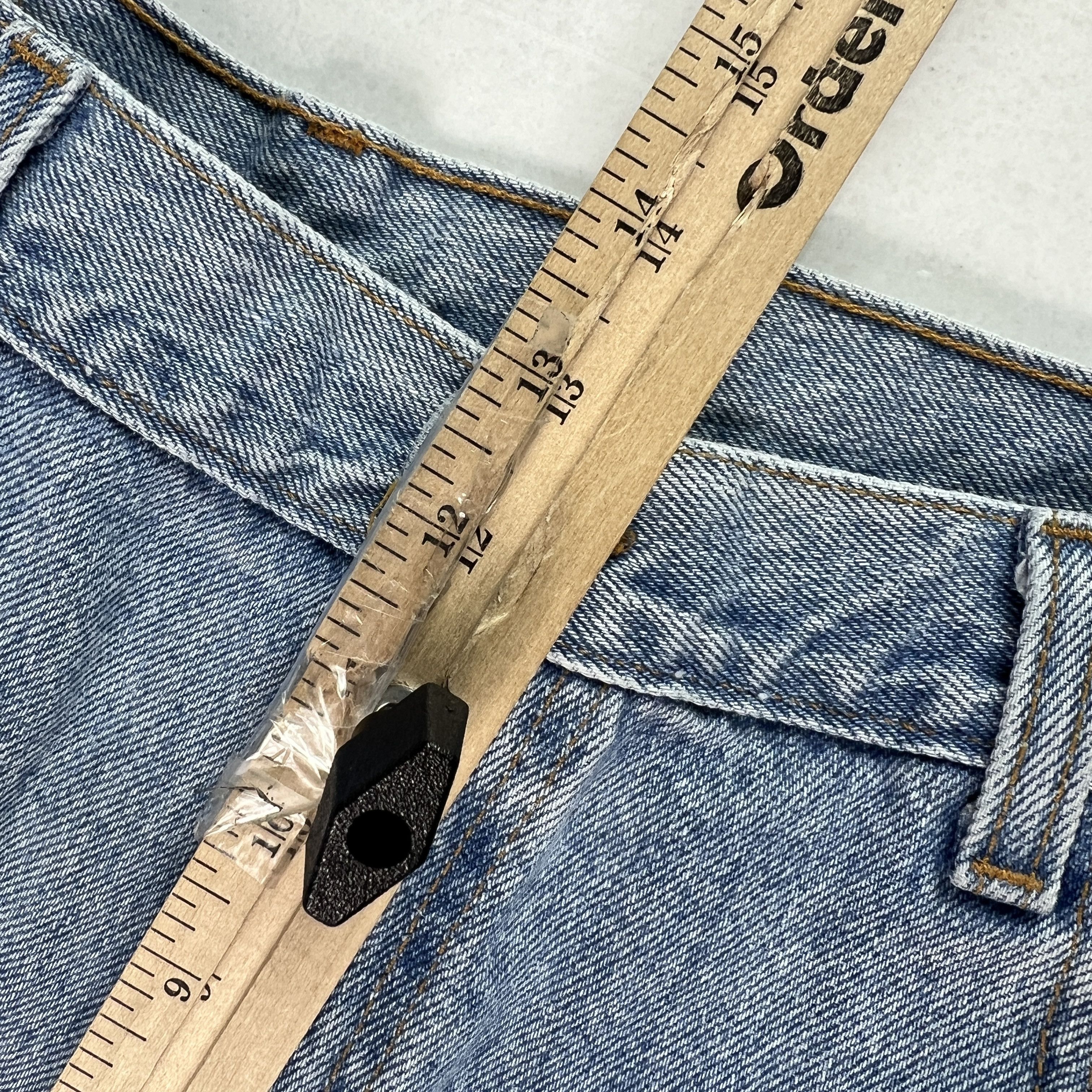 Levi's Y2K Levi's Jeans Short 560 Loose Blue Cut Off Denim Jorts Size US 35 - 19 Thumbnail