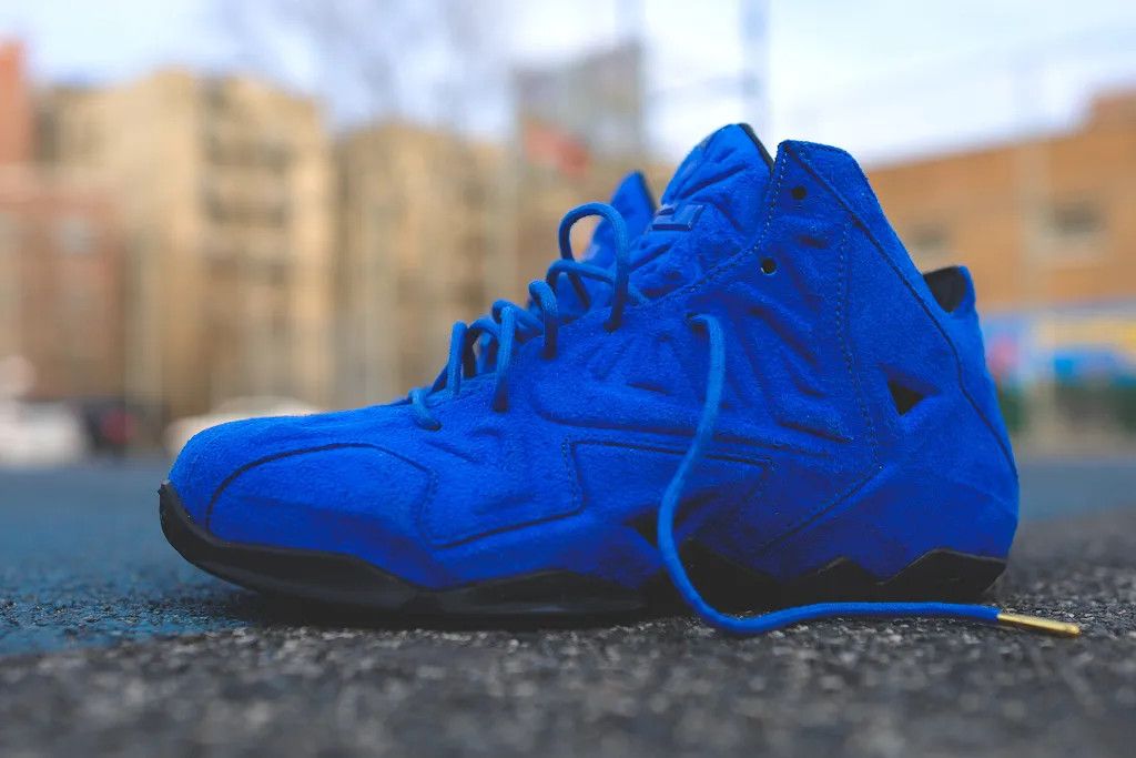 Nike LeBron 11 EXT Suede QS Game Royal 2014 Size US 9 / EU 42 - 9 Thumbnail