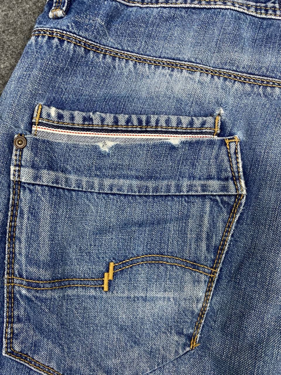 Bershka bershka distressed denim selvedgeon pocket nice design Size US 38 / EU 54 - 4 Thumbnail