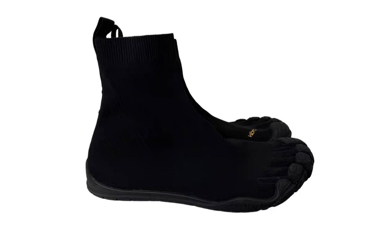 Balenciaga Balenciaga Vibram Black Five-Toe Flat Shoes J31 Size US 6 / EU 39 - 4 Thumbnail