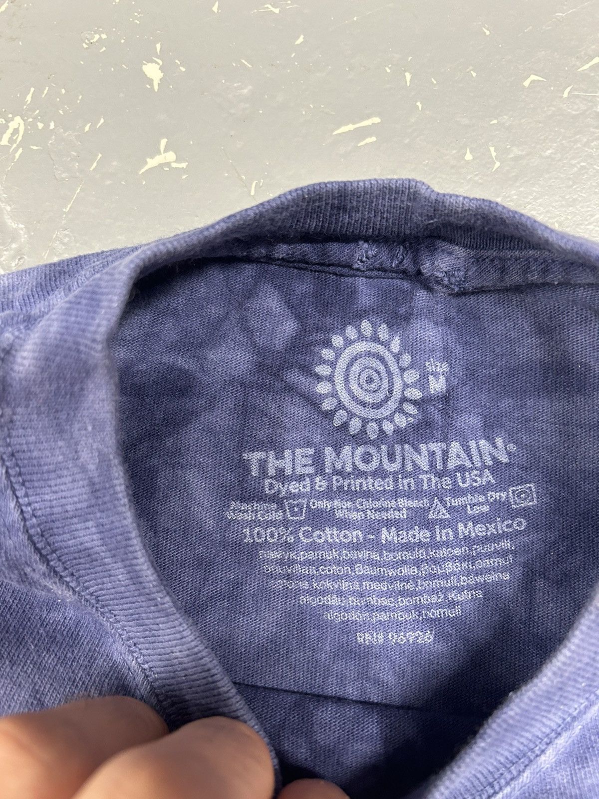 The Mountain × Vintage Crazy Vintage Y2K Essential The Mountain Polar Bears T-Shirt Size US M / EU 48-50 / 2 - 3 Thumbnail