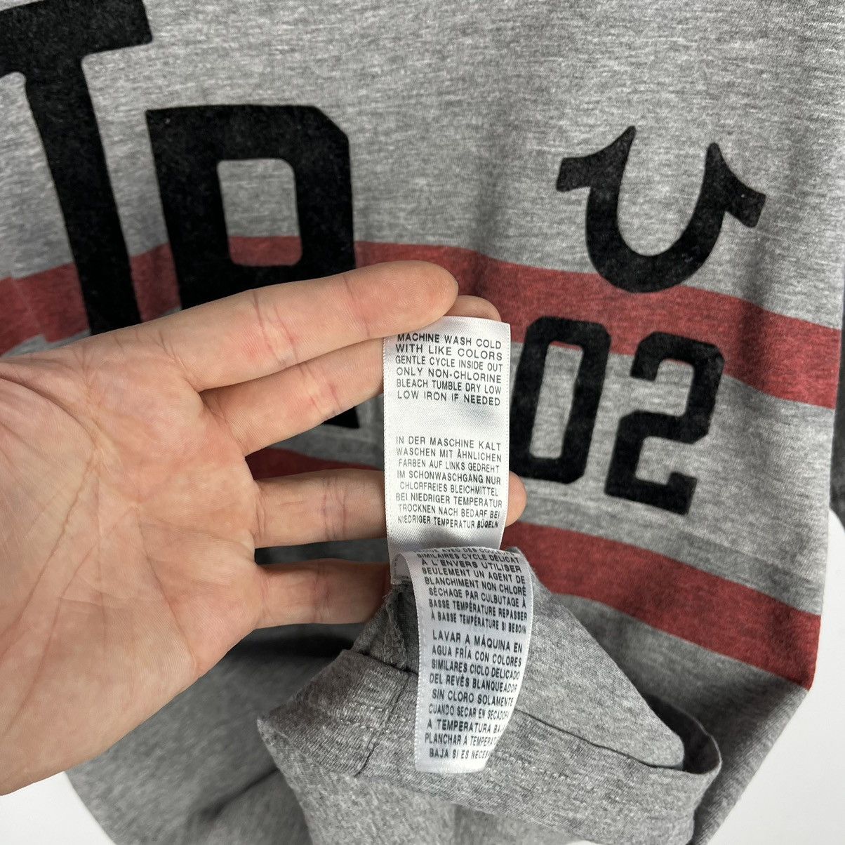 True Religion True Religion big logo y2k tee 00’s Size US M / EU 48-50 / 2 - 14 Thumbnail