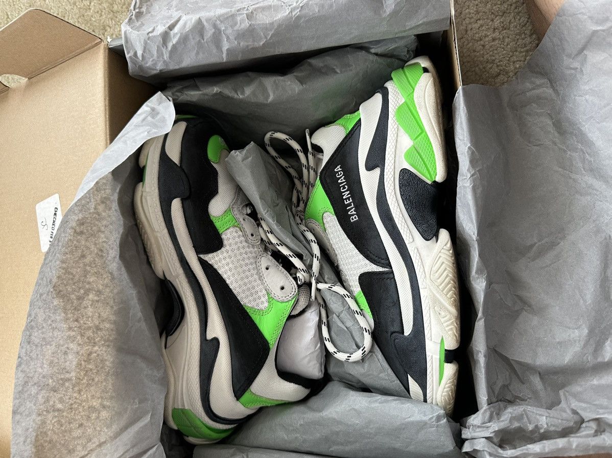 Balenciaga Balenciaga Tripple S sneakers Size US 7 / EU 40 - 8 Thumbnail