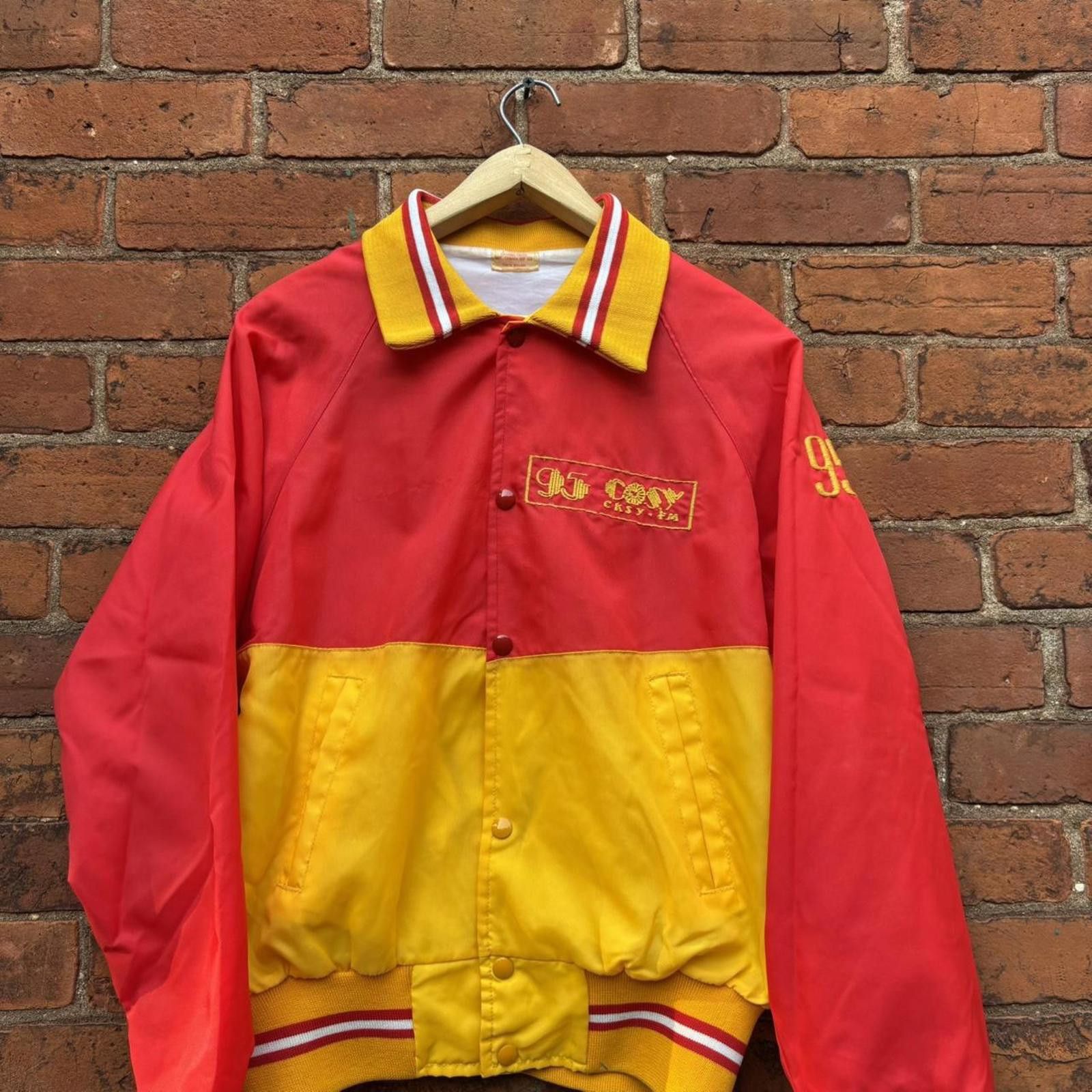Other Vintage 95.1 cosy cksy fm jacket 80s radio station M Size US M / EU 48-50 / 2 - 3 Thumbnail
