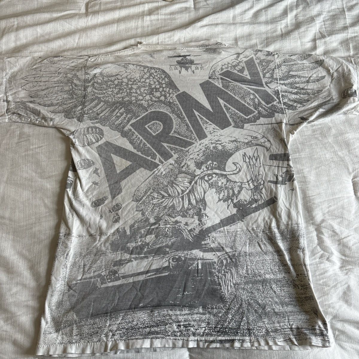 Vintage Vintage 90s Army All Over Print T Shirt Size US L / EU 52-54 / 3 - 2 Thumbnail