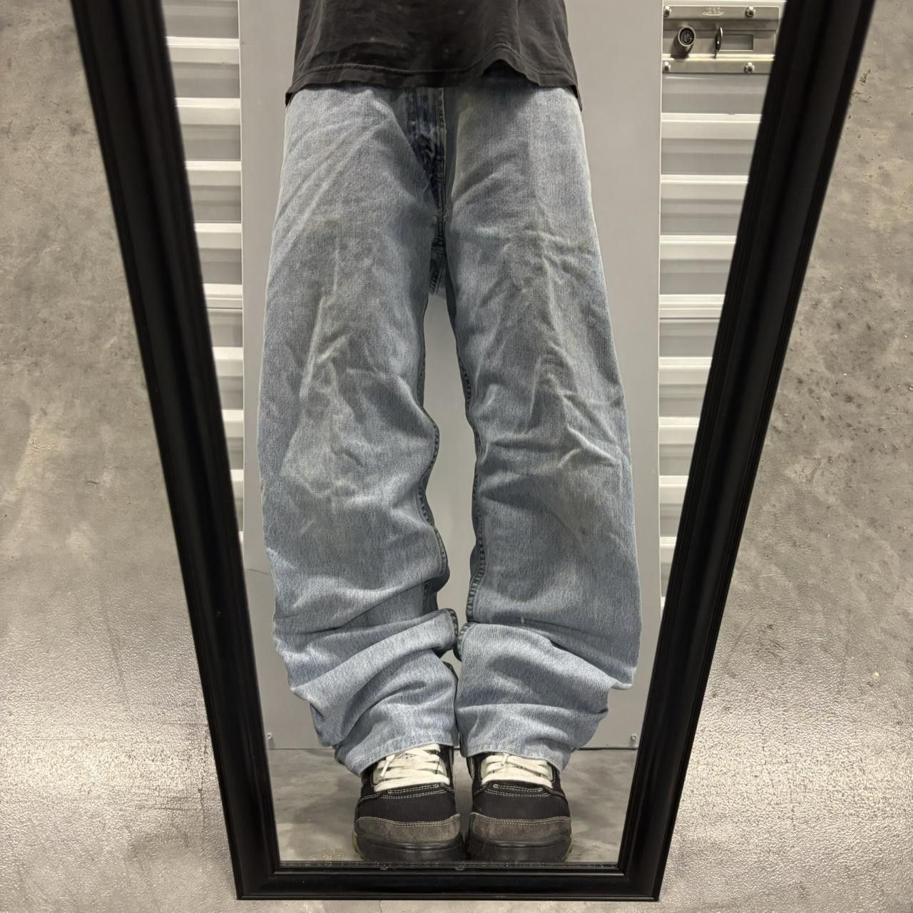 Levi's × Vintage Crazy Vintage Y2K/2000s Levis Light Wash Essential Denim Jeans! Size US 32 / EU 48 - 1 Thumbnail