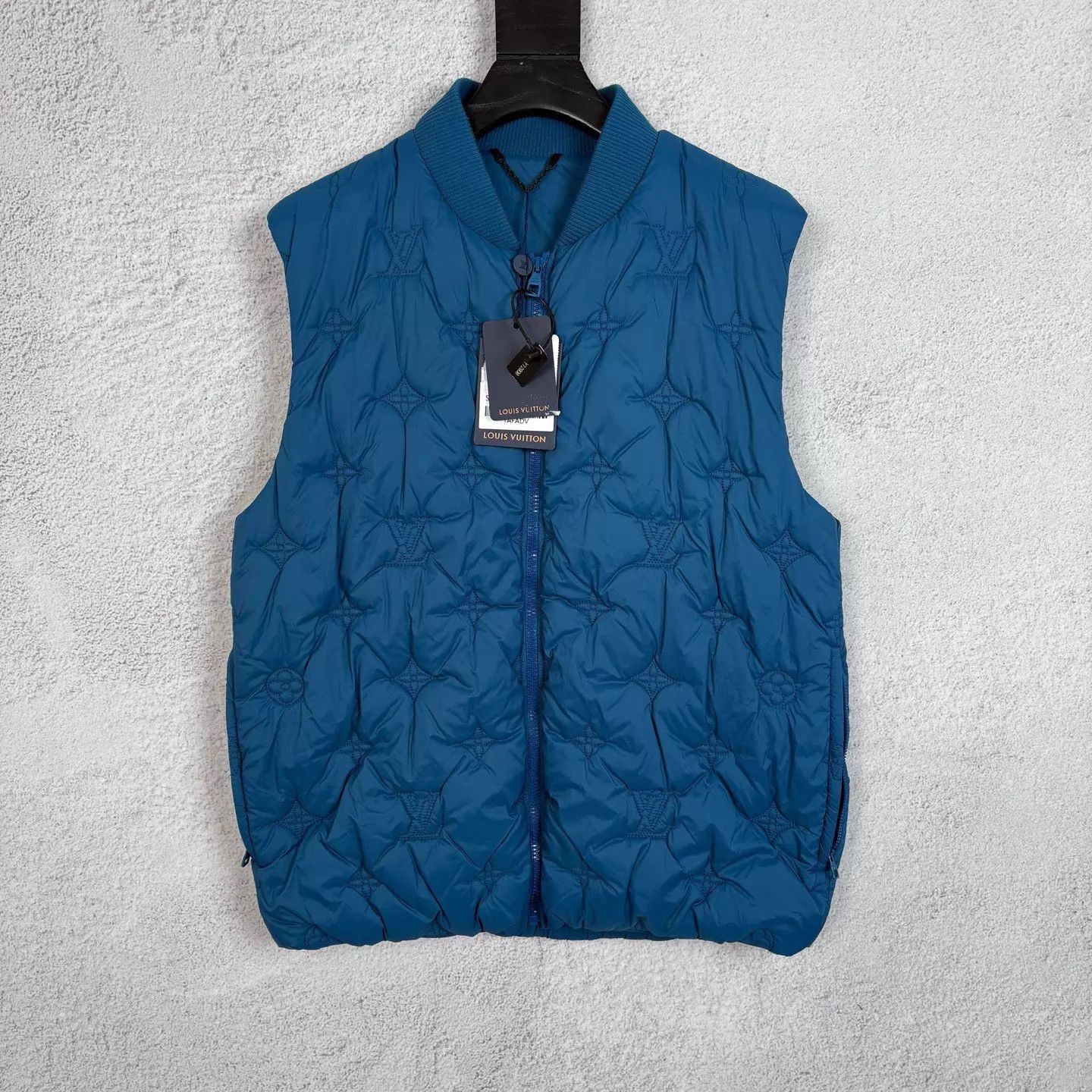 Louis Vuitton Blue Quilted Puffer Vest - Size M Size US M / EU 48-50 / 2 - 1 Thumbnail
