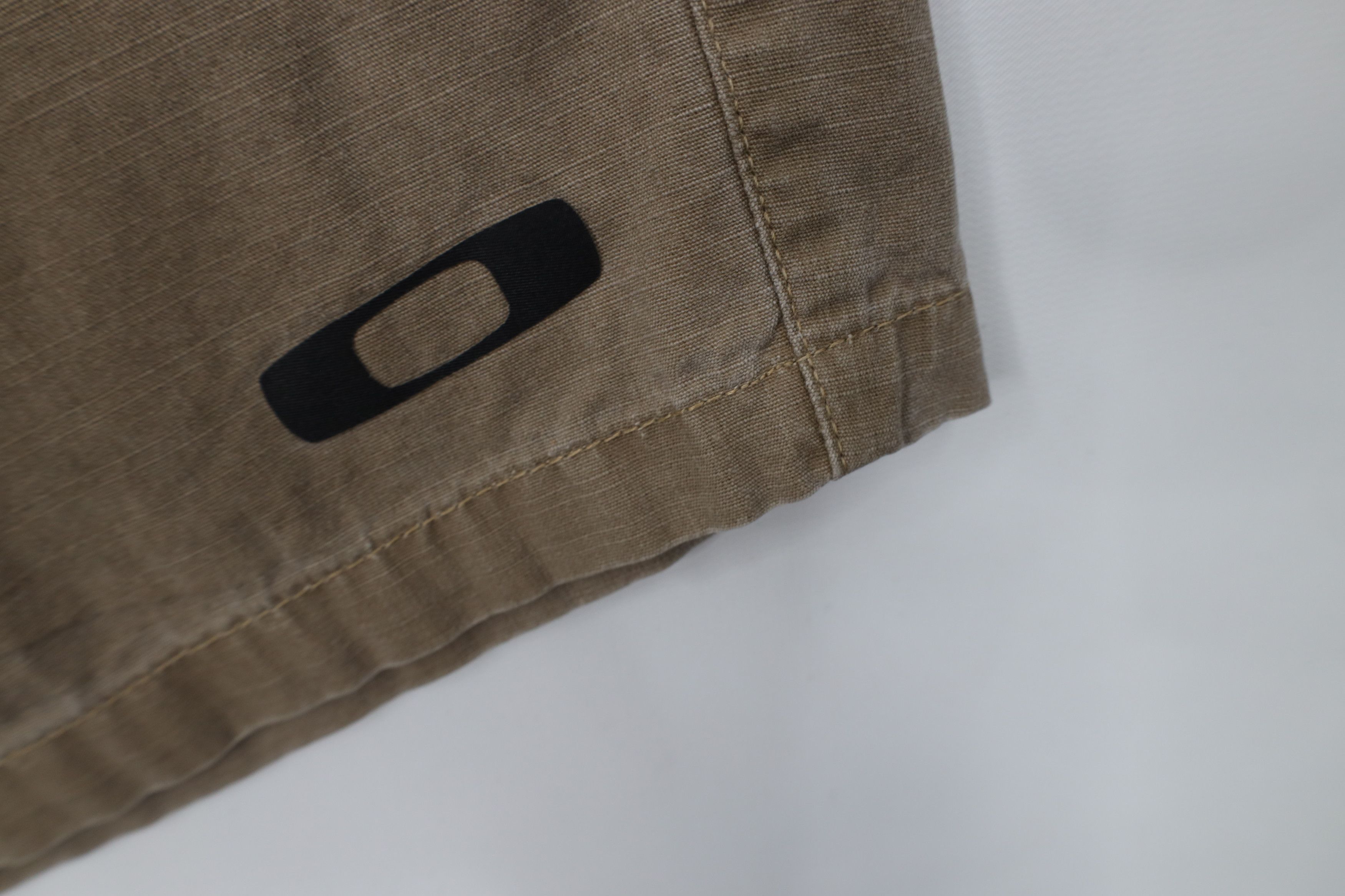 Oakley Vintage Oakley O Logo Ripstop Above Knee Shorts Brown Cotton Size US 34 / EU 50 - 7 Thumbnail
