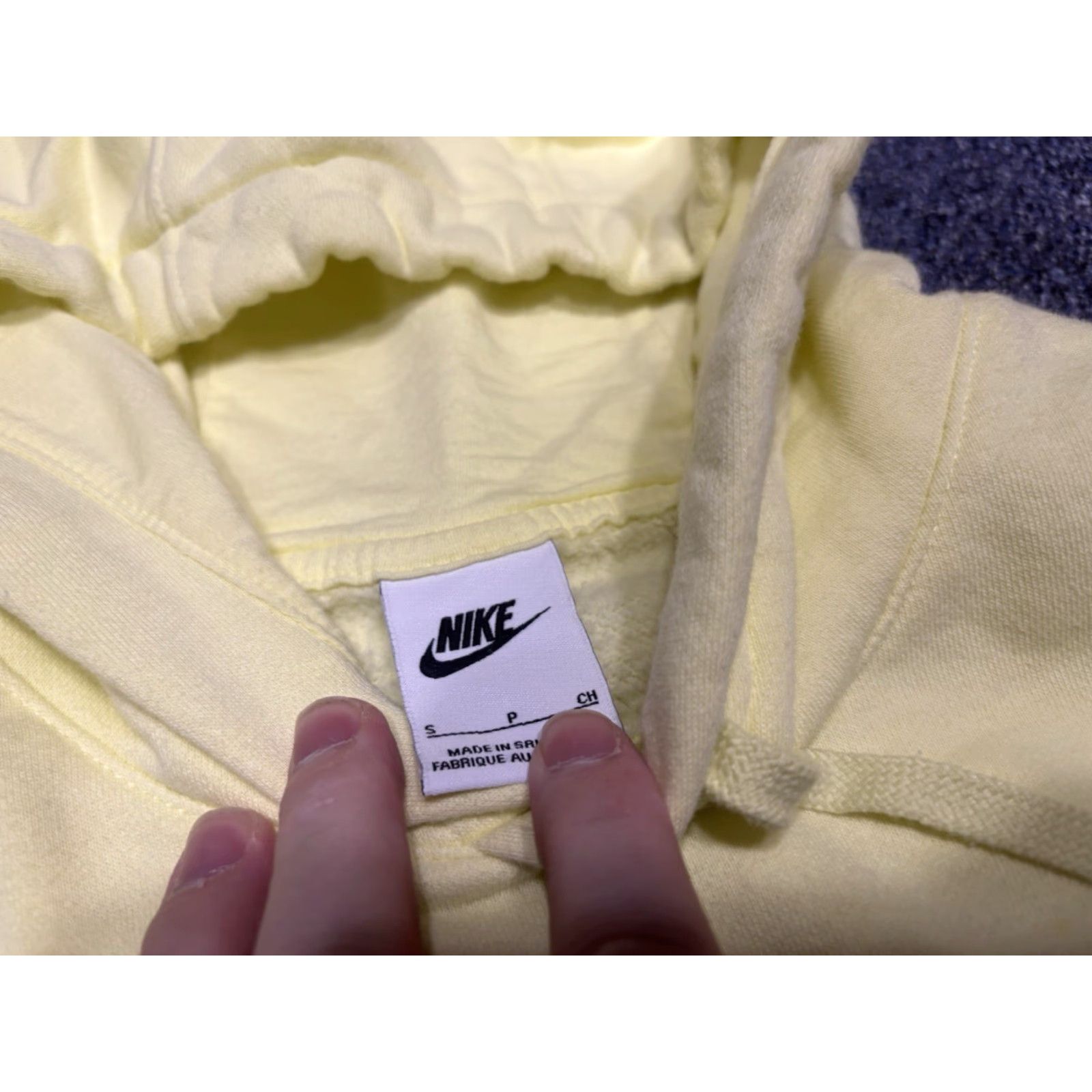 Nike VINTAGE Nike Hoodie Sweatshirt Yellow 2000s Small Crew Neck Long Sleeve Fleece Pullover Unisex Adults Nike Sportswear Mens Womens Size US S / EU 44-46 / 1 - 2 Thumbnail