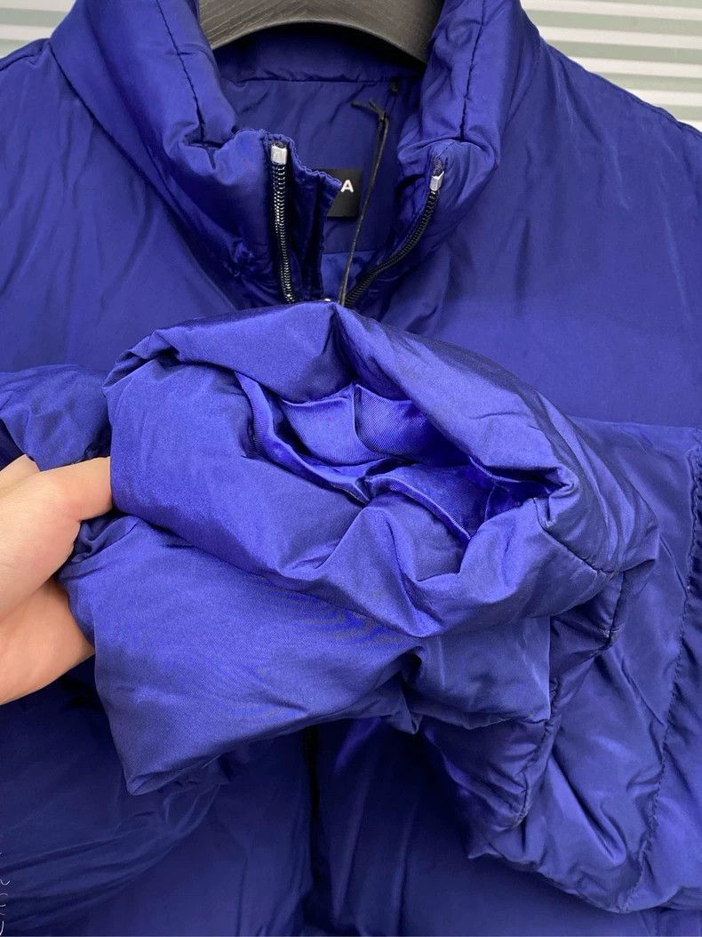 Balenciaga Balenciaga down jacket mailbox small logo silhouette hidden Size US L / EU 52-54 / 3 - 7 Thumbnail