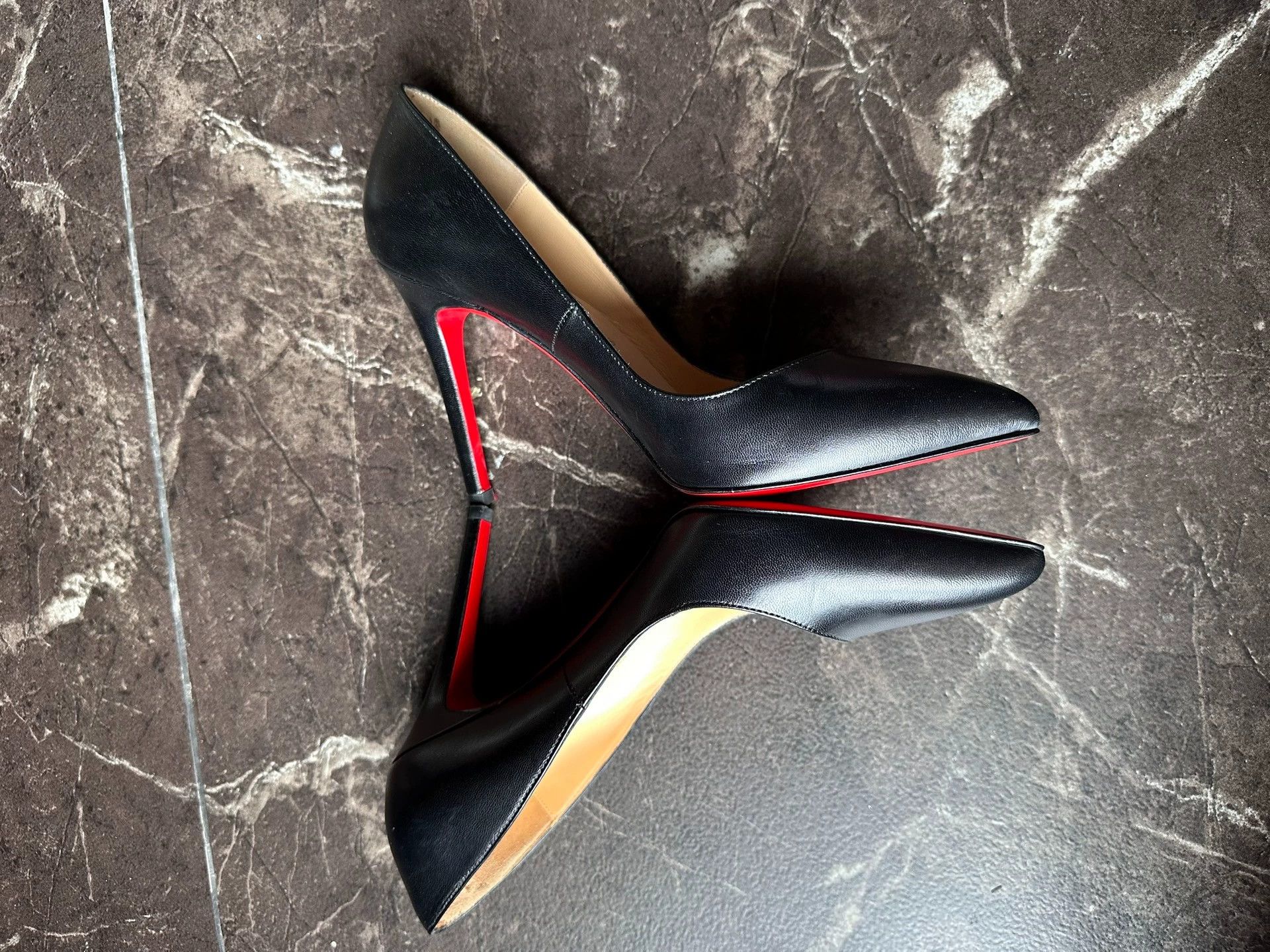Christian Louboutin CL Red Sole Black Pumps 37.5 New W/Box & Dust Bag Size US 7 / IT 37 - 3 Thumbnail