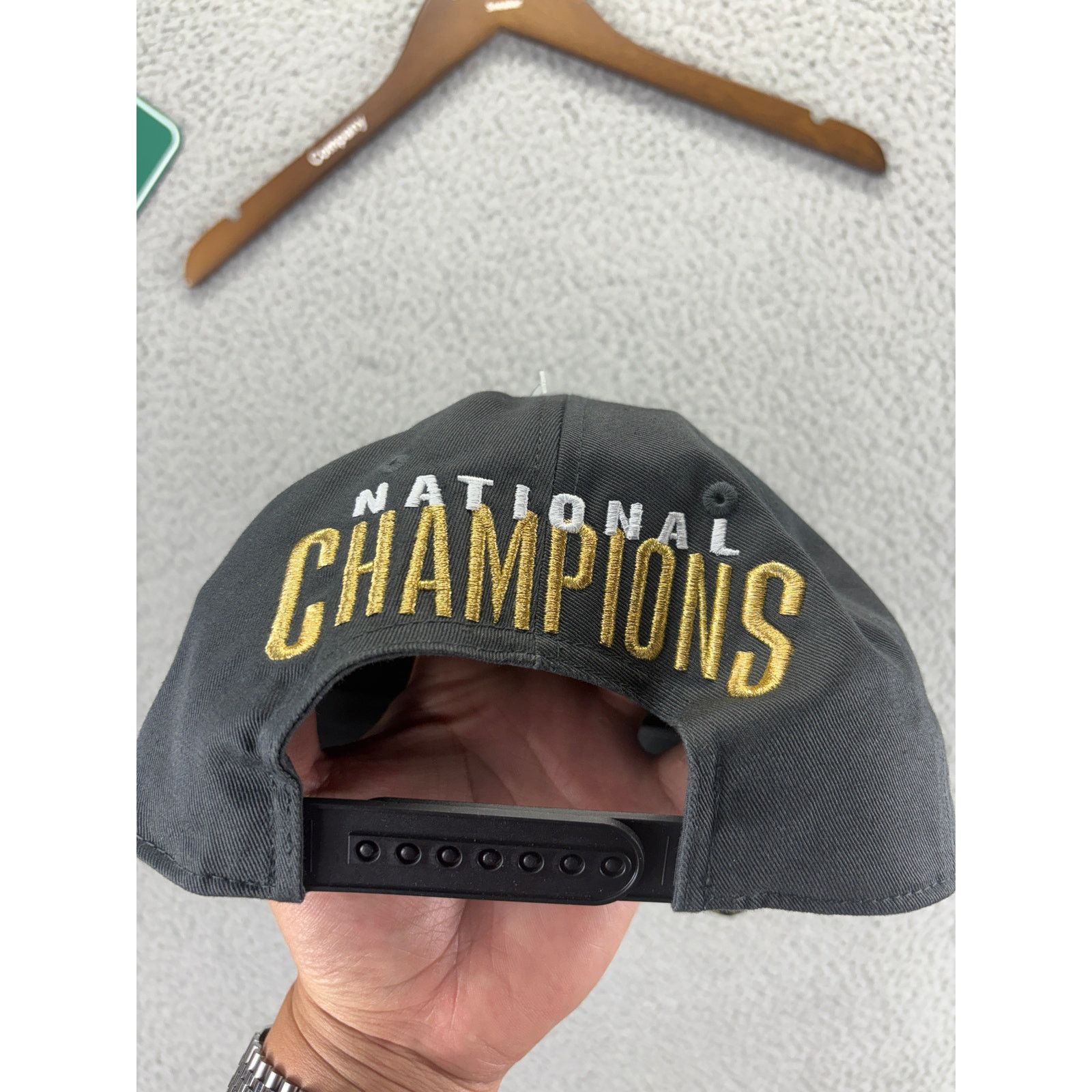Nike Nike NCAA Connecticut Huskies Basketball Snapback Hat NEW Size ONE SIZE - 3 Thumbnail