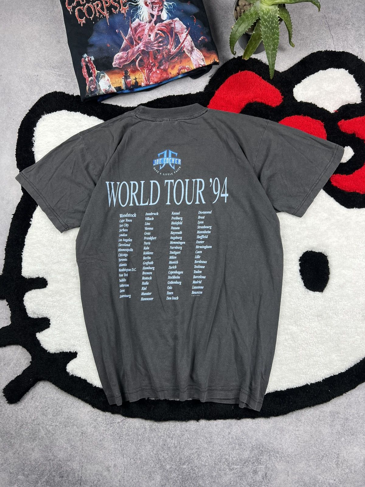 Band Tees FADED Vintage Joe Cocker World Tour 1994 Distressed Y2K Tee Size US L / EU 52-54 / 3 - 7 Thumbnail