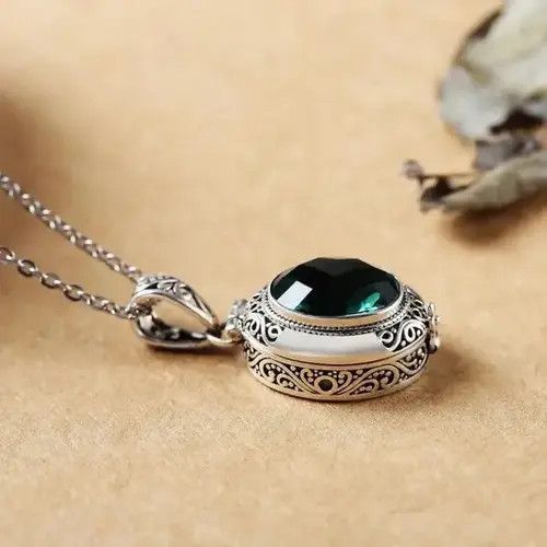 Other Green C Zircon Oval Locket Pendant Necklace Size ONE SIZE - 3 Thumbnail