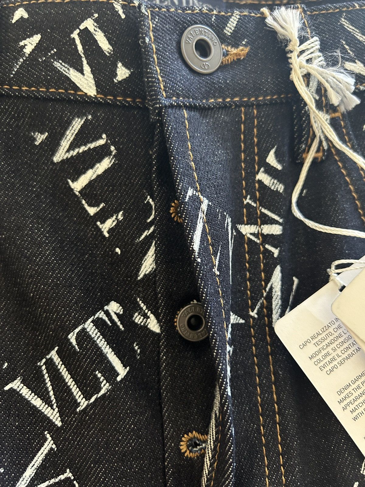 Valentino Valentino Garavani all over print Logo Jeans denim 🇮🇹 VLTN Size US 31 - 6 Thumbnail