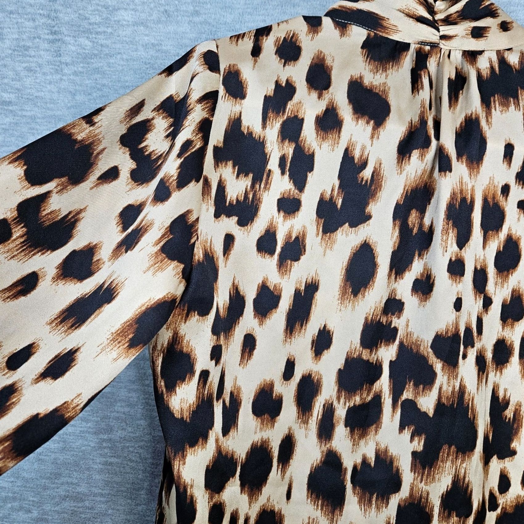 White House Black Market White House Black Market Blouse XS Leopard-Print Bow Tie Neck Short Sleeve Multicolor Women’s Regular Size XXS / US 00 / IT 34 - 4 Thumbnail