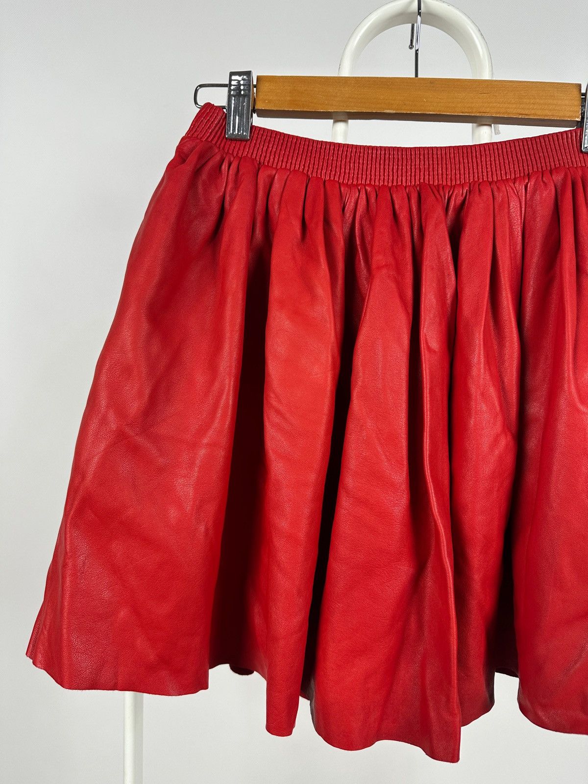 Miu Miu Miu Miu Red Leather Lambskin Mini Skirt Size 27" / US 4 / IT 40 - 11 Thumbnail