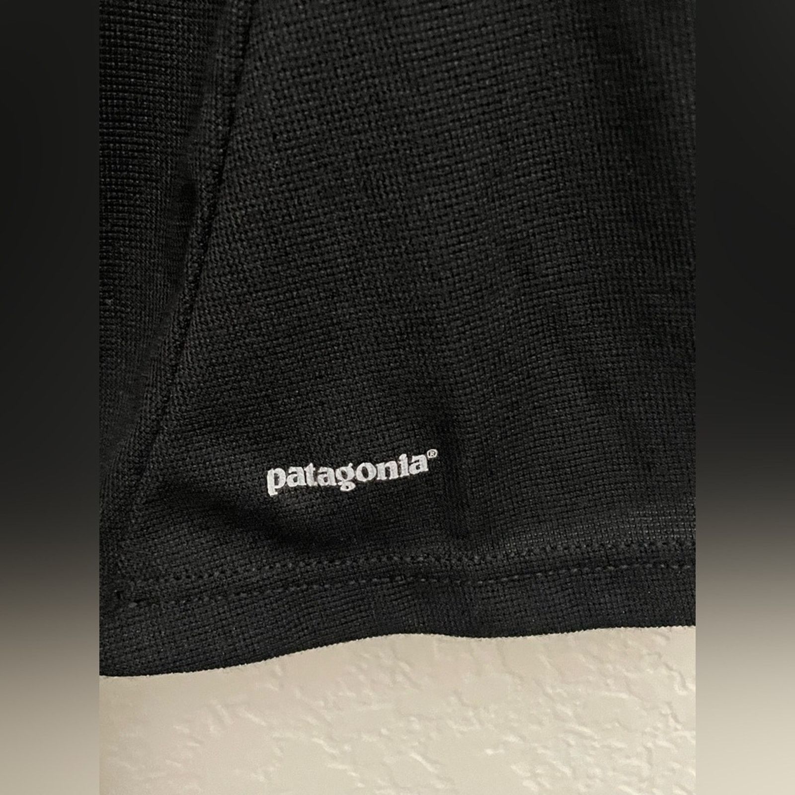 Patagonia Patagonia V-Neck Short Sleeve Tee in Black - Size Large Size L / US 10 / IT 46 - 3 Thumbnail
