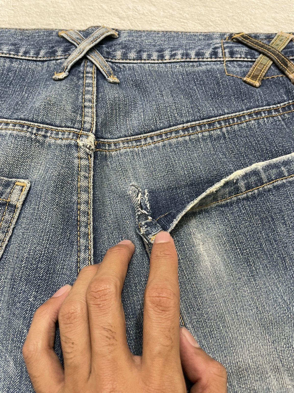 Japanese Brand 2000s Patchwork Denim Cargo Jeans with Camo Panels Size US 30 / EU 46 - 9 Thumbnail