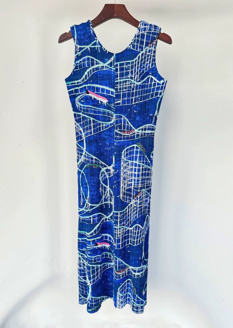 Issey Miyake Issey Miyake size:3 Blue roller coaster pleated dress Size XS / US 0-2 / IT 36-38 - 2 Thumbnail