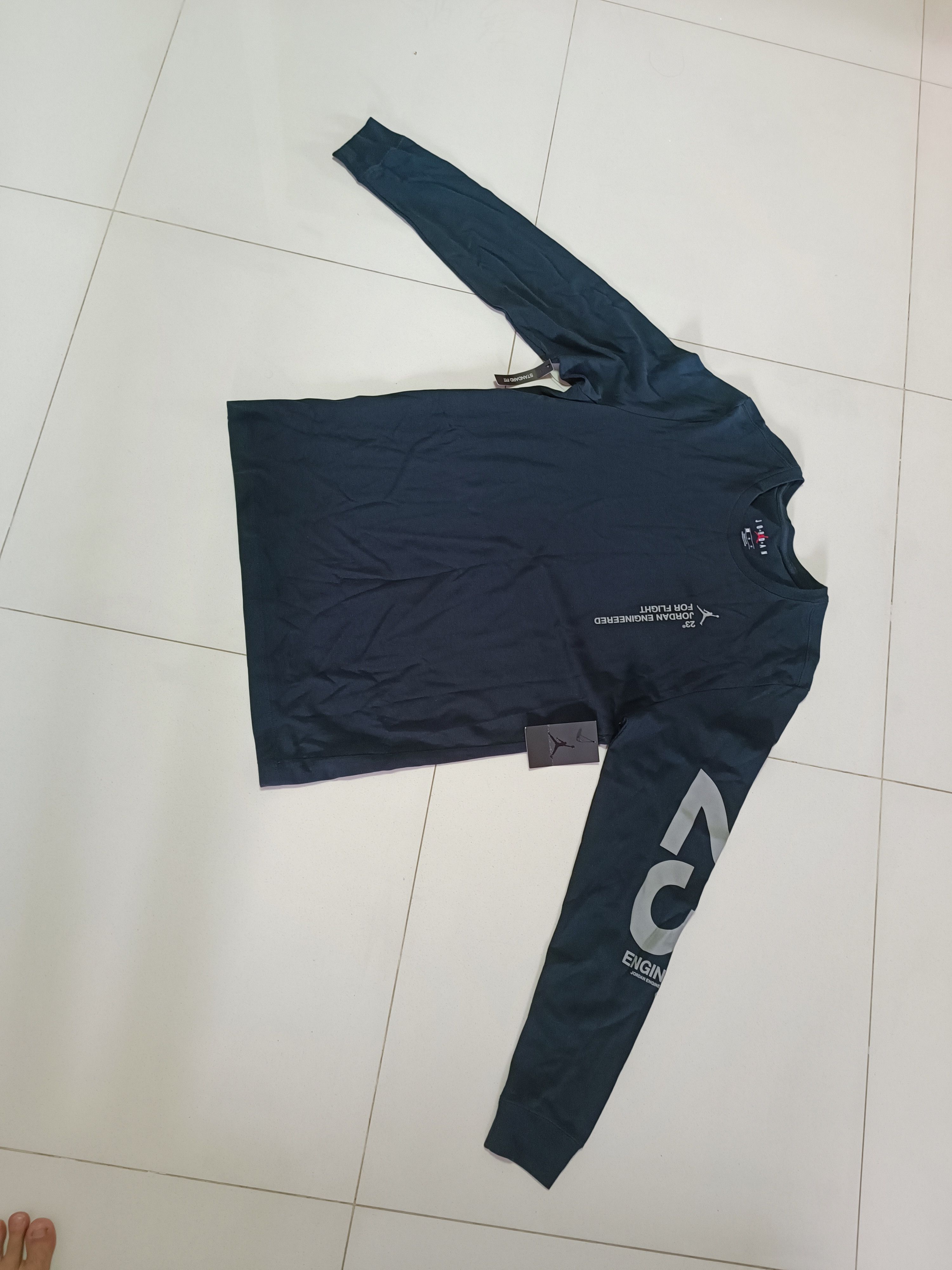 Jordan Brand Jordan Long Sleeve 23 logo Design Size US L / EU 52-54 / 3 - 1 Preview