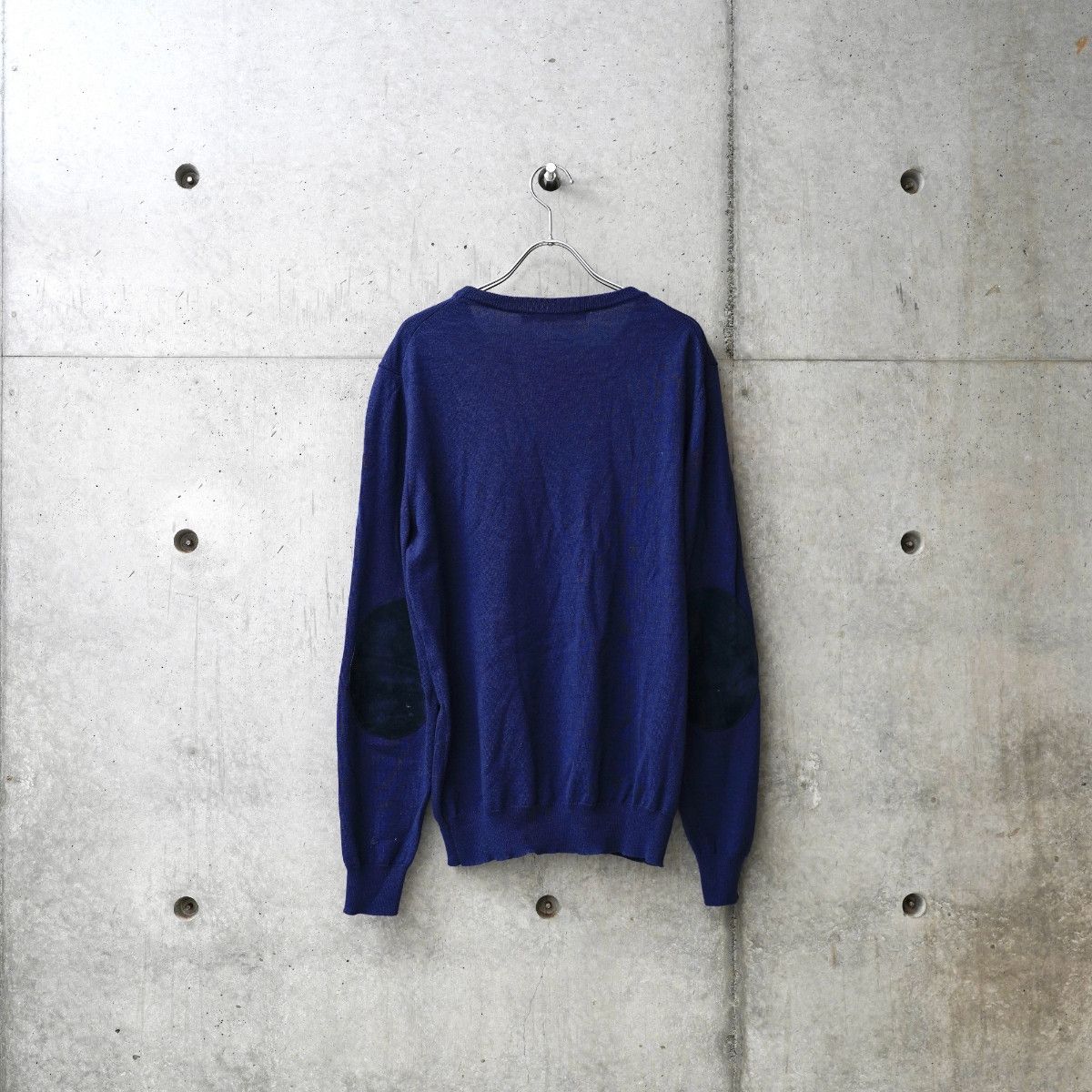 Louis Vuitton LOUIS VUITTON Crew Neck Sweater with Elbow Patch Size US M / EU 48-50 / 2 - 2 Thumbnail