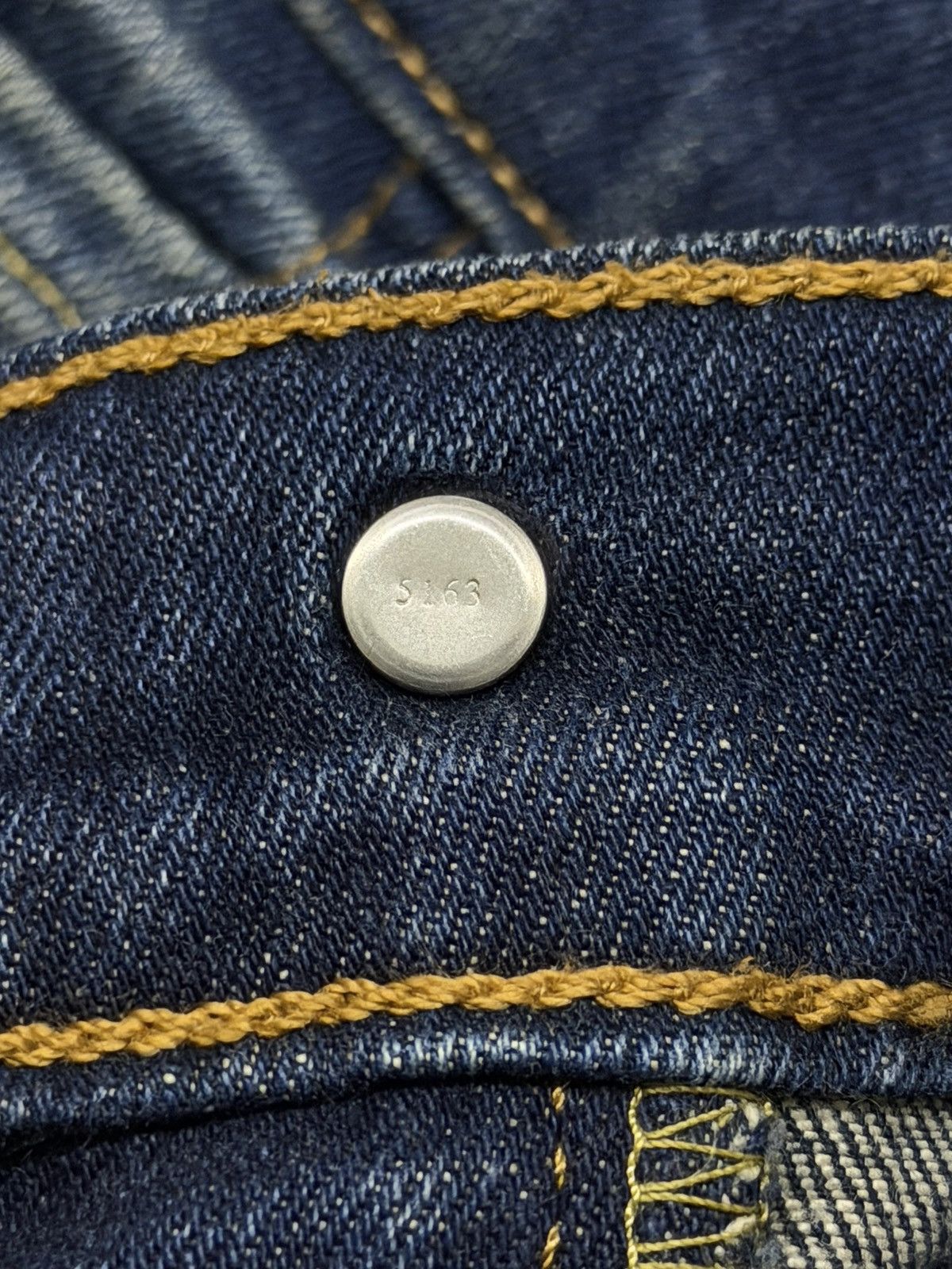 Levi's Vintage Levi’s 569 Denim Jeans | Loose Straight Fit | W35 Size US 35 - 15 Thumbnail