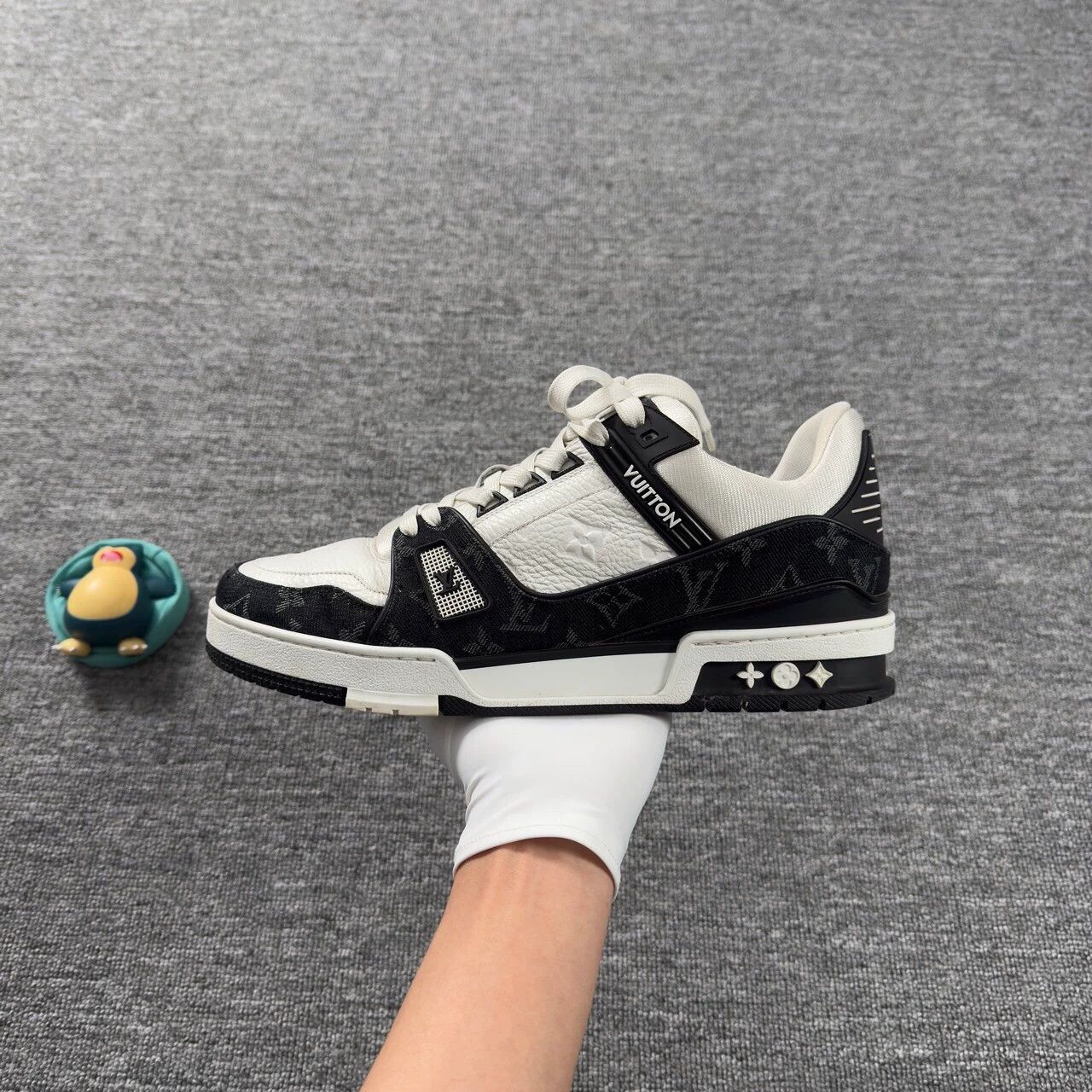Louis Vuitton LV Trainer Panda Denim 42 95 New Size US 9 / EU 42 - 8 Thumbnail