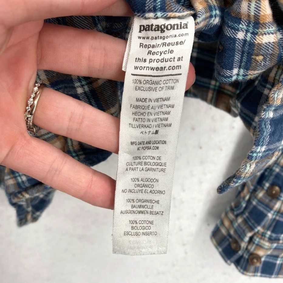 Patagonia Patagonia Shirt Patagonia Fjord Flannel Lightweight Cotton Plaid Blue Camp M L Men’s Clothing Size US L / EU 52-54 / 3 - 5 Thumbnail