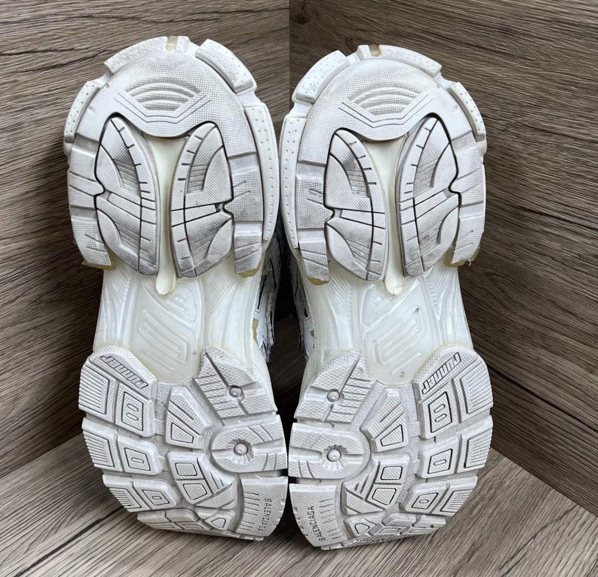 Balenciaga Balenciaga Runner White Vintage Sneakers J41 Size US 6 / IT 36 - 5 Thumbnail