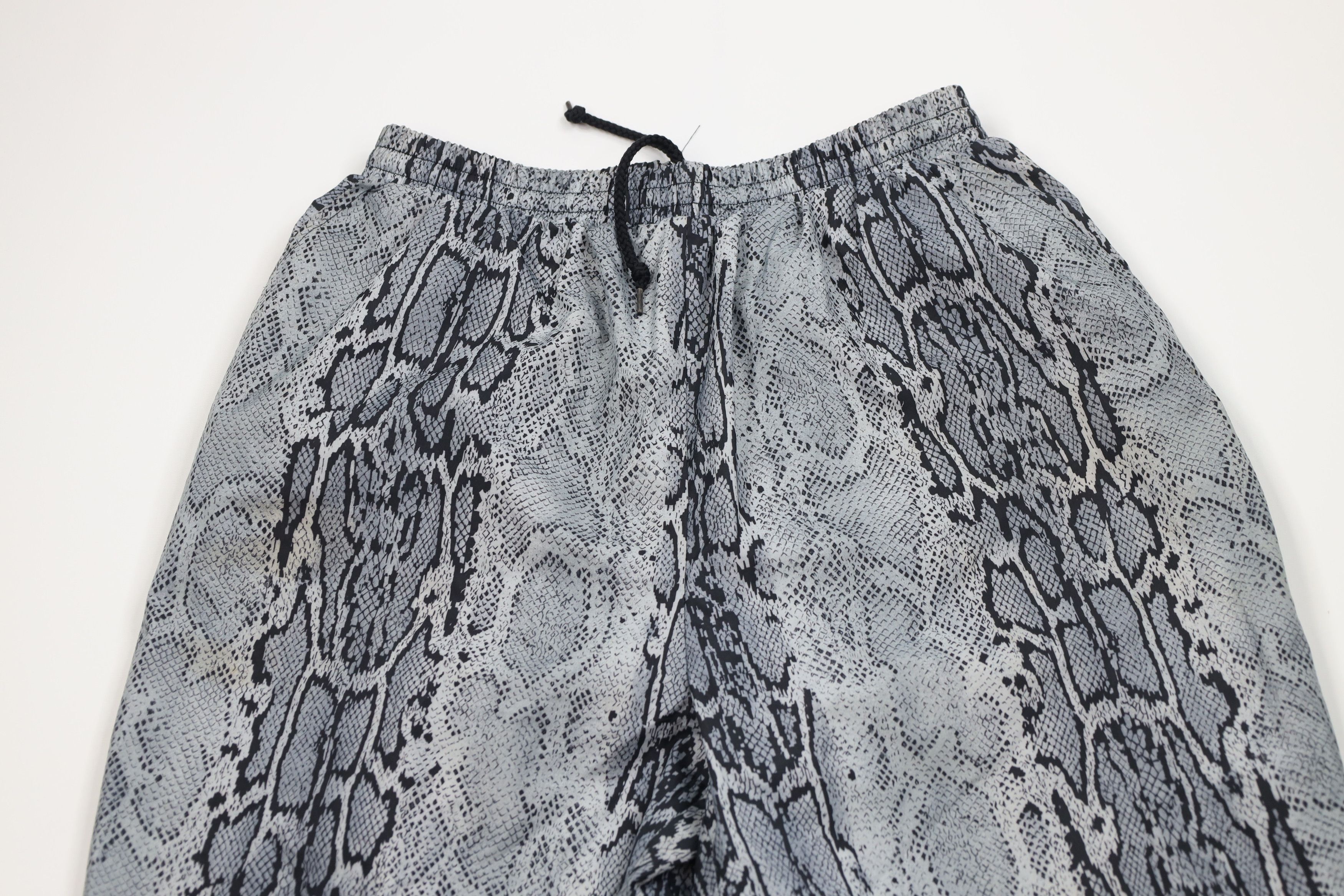 Vintage Vintage 90s Streetwear Snakeskin Windbreaker Pants Polyester Size 26" / US 2 / IT 38 - 2 Thumbnail
