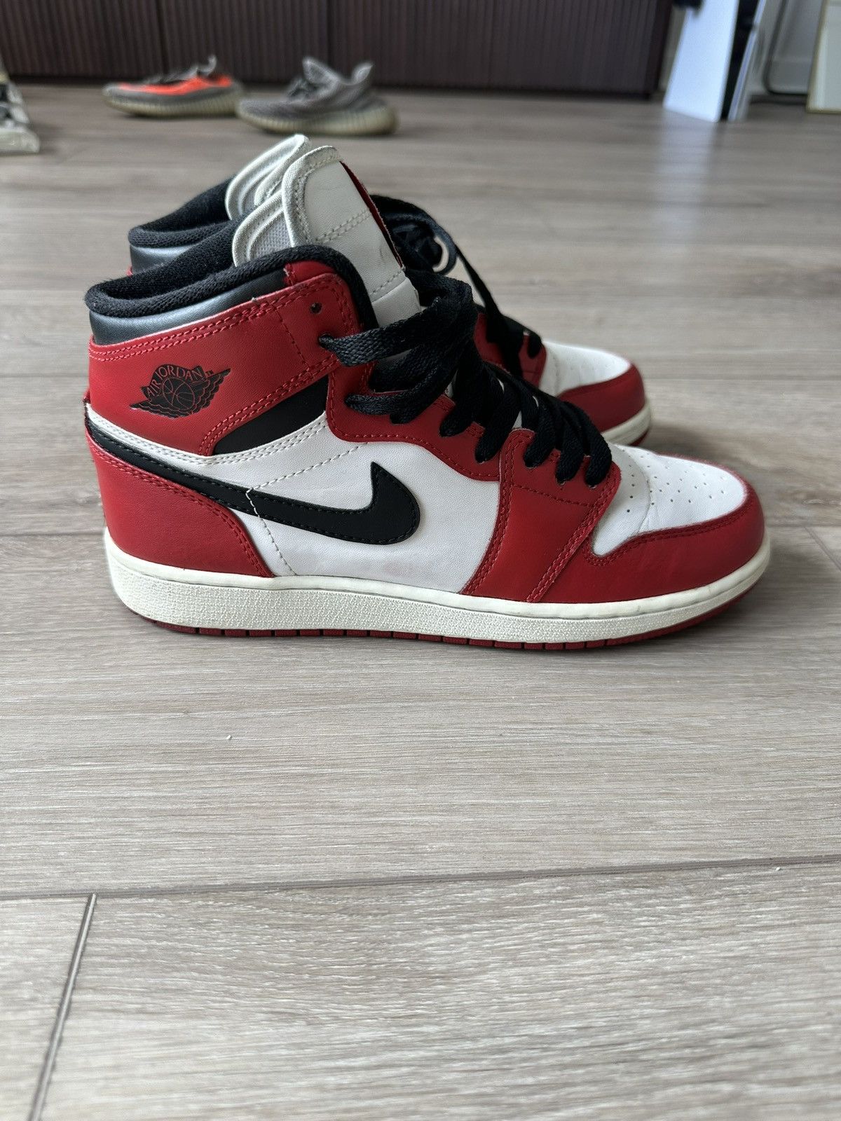 Jordan Brand Jordan 1 Retro High Chicago 2013 Sz 6 Size US 6 / EU 39 - 23 Thumbnail