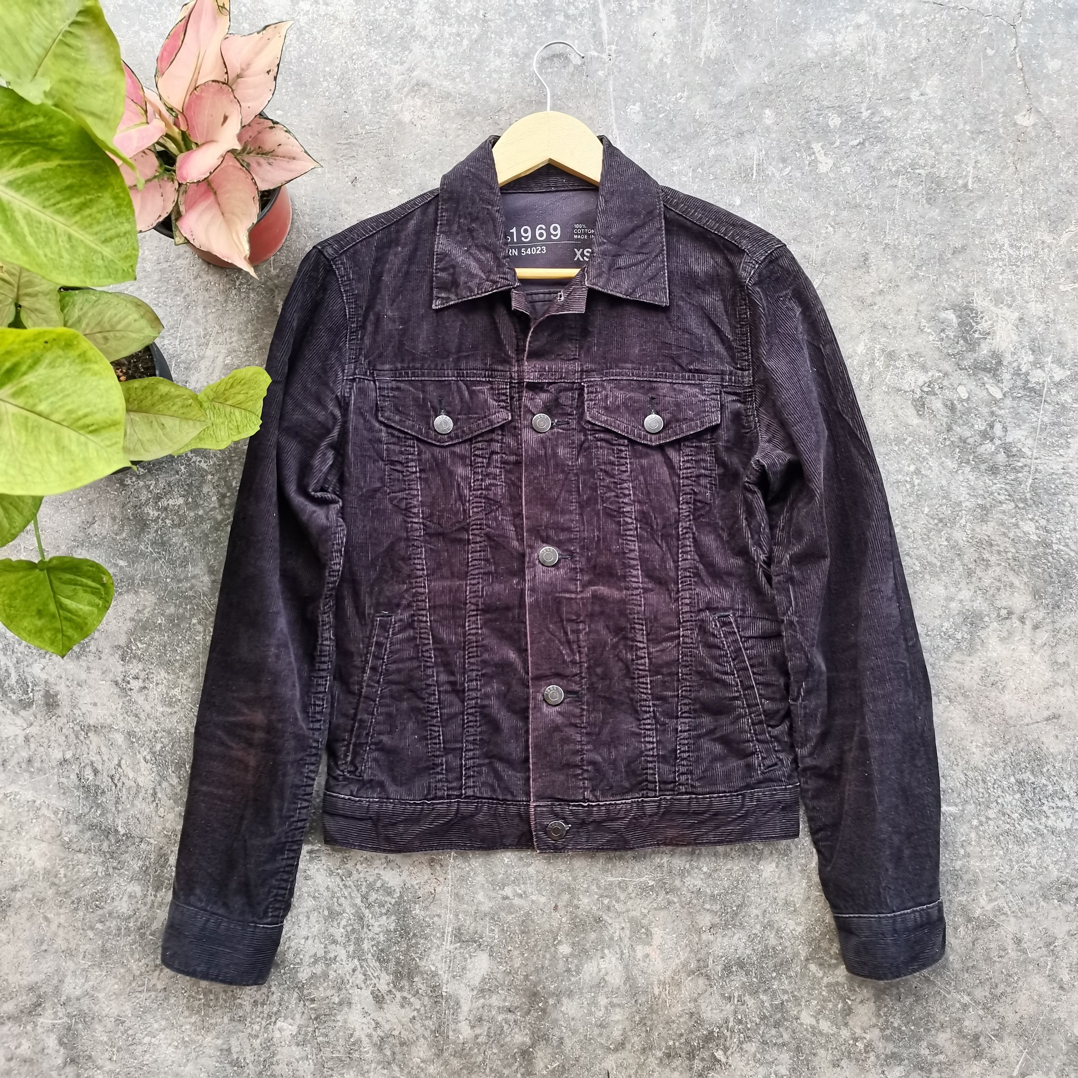 image of Gap 1969 Corduroy Button Up Jacket in Faded Black, Men's (Size XS)