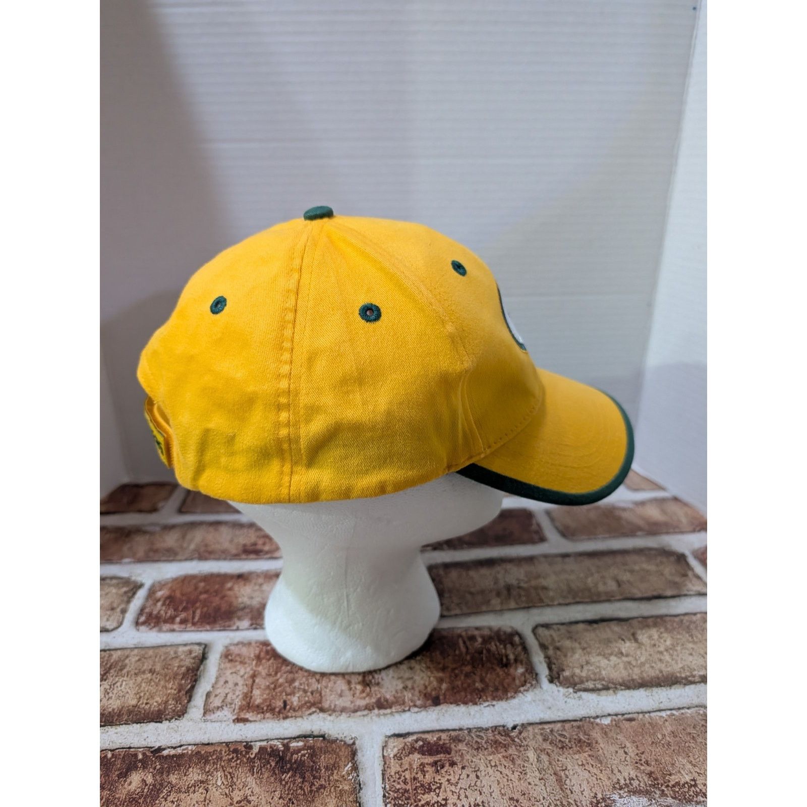NFL Vintage Green Bay Packers Strapback Hat Embroidered Big Logo Size ONE SIZE - 4 Thumbnail