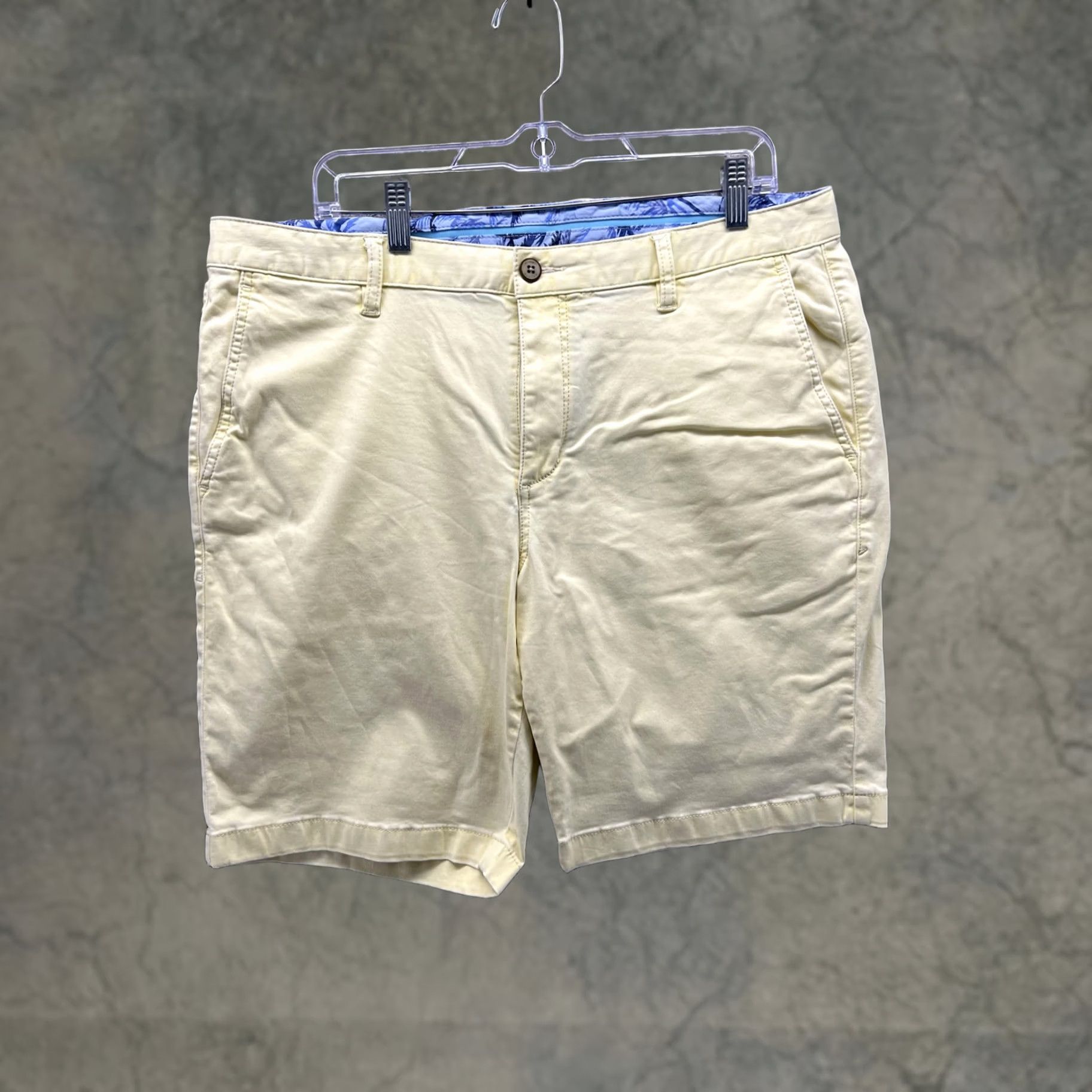 Tommy Bahama Tommy Bahama Shorts Mens 36 Yellow Chino Flat Front 9 Inseam Casual Summer Mens Size US 36 / EU 52 - 1 Thumbnail
