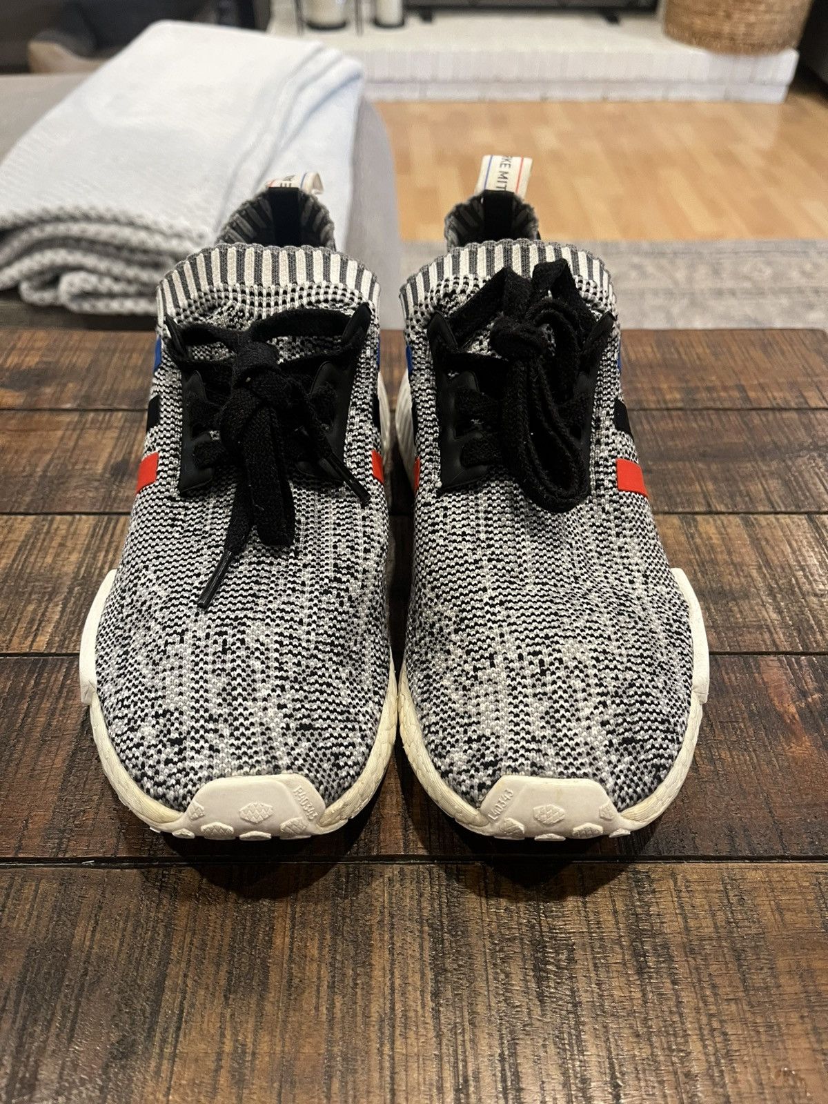 Adidas Adidas NMD R1 “Tri Color” size 7 Size US 7 / EU 40 - 4 Thumbnail