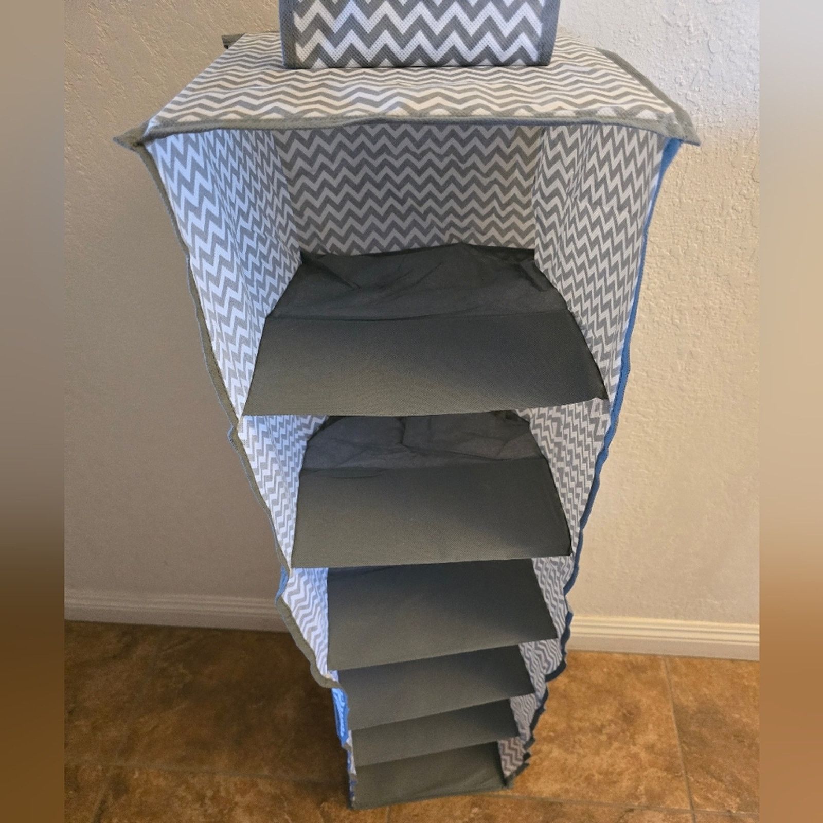 Other White Grey Chevron Closet Storage Organizer Size ONE SIZE - 1 Thumbnail