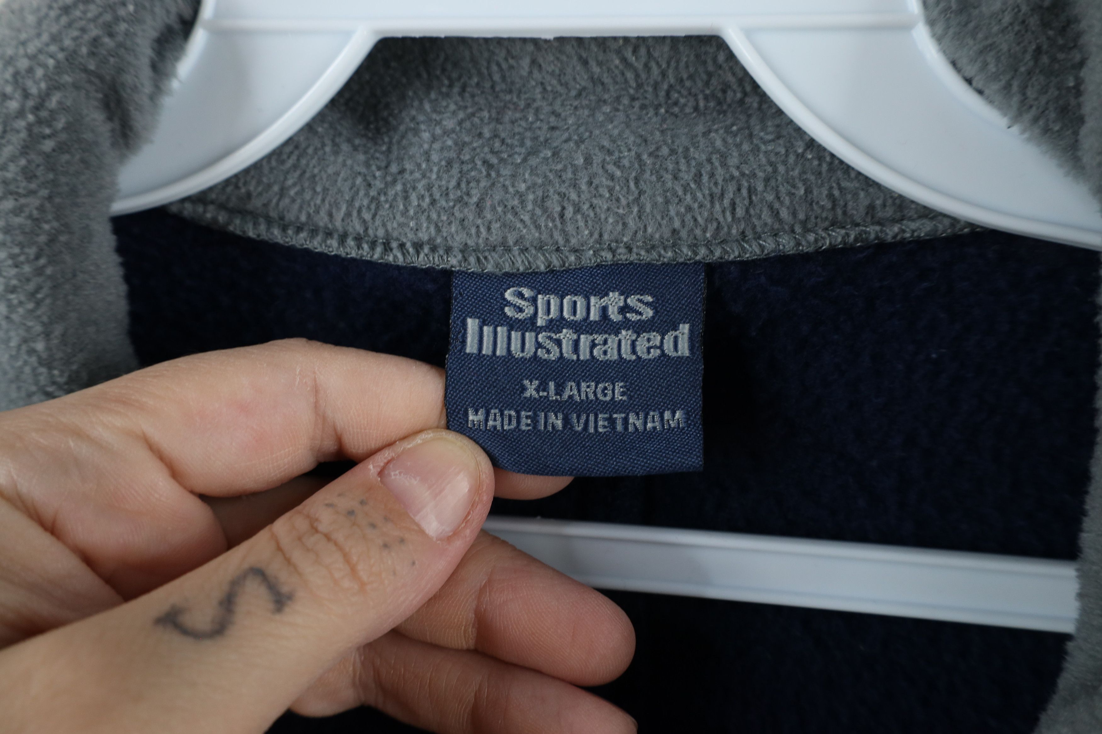 Vintage Vintage Sports Illustrated Spell Out Half Zip Fleece Sweater Size US XL / EU 56 / 4 - 9 Thumbnail