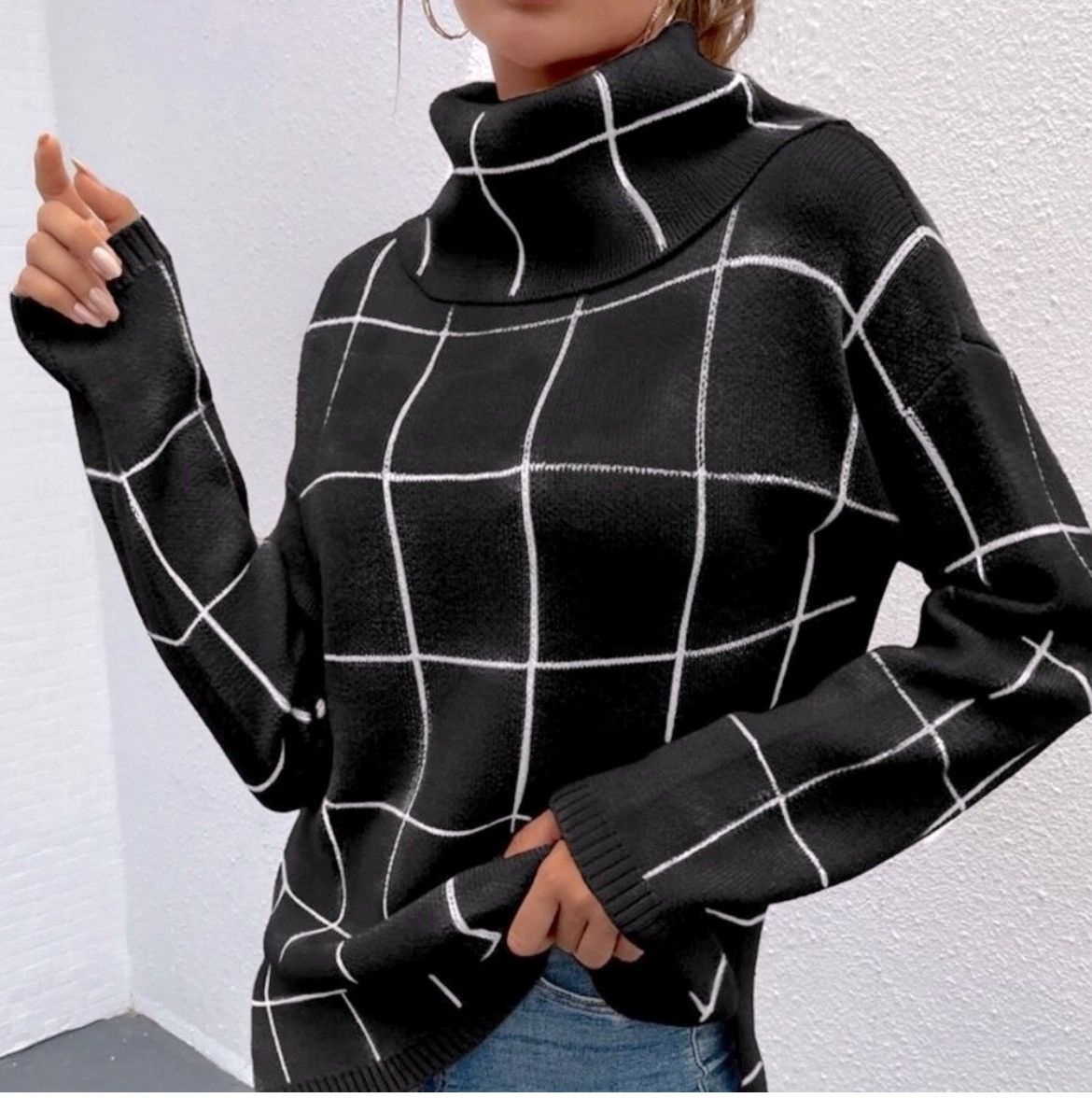Designer × Other NWT, Lavishly Paris Women's Black Turtleneck Sweater. Size S / US 4 / IT 40 - 3 Thumbnail