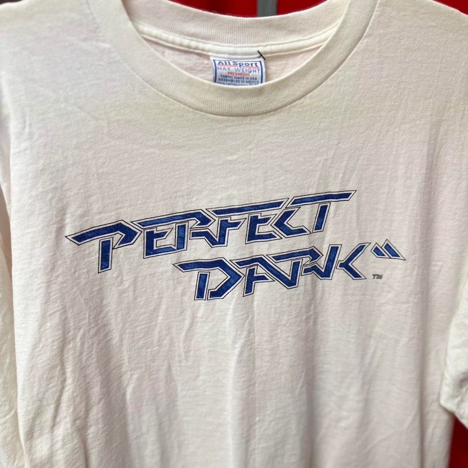 Nintendo 🎮 Vintage 1999–2000 Perfect Dark Nintendo 64 Promo T-Shirt Size US XL / EU 56 / 4 - 2 Thumbnail