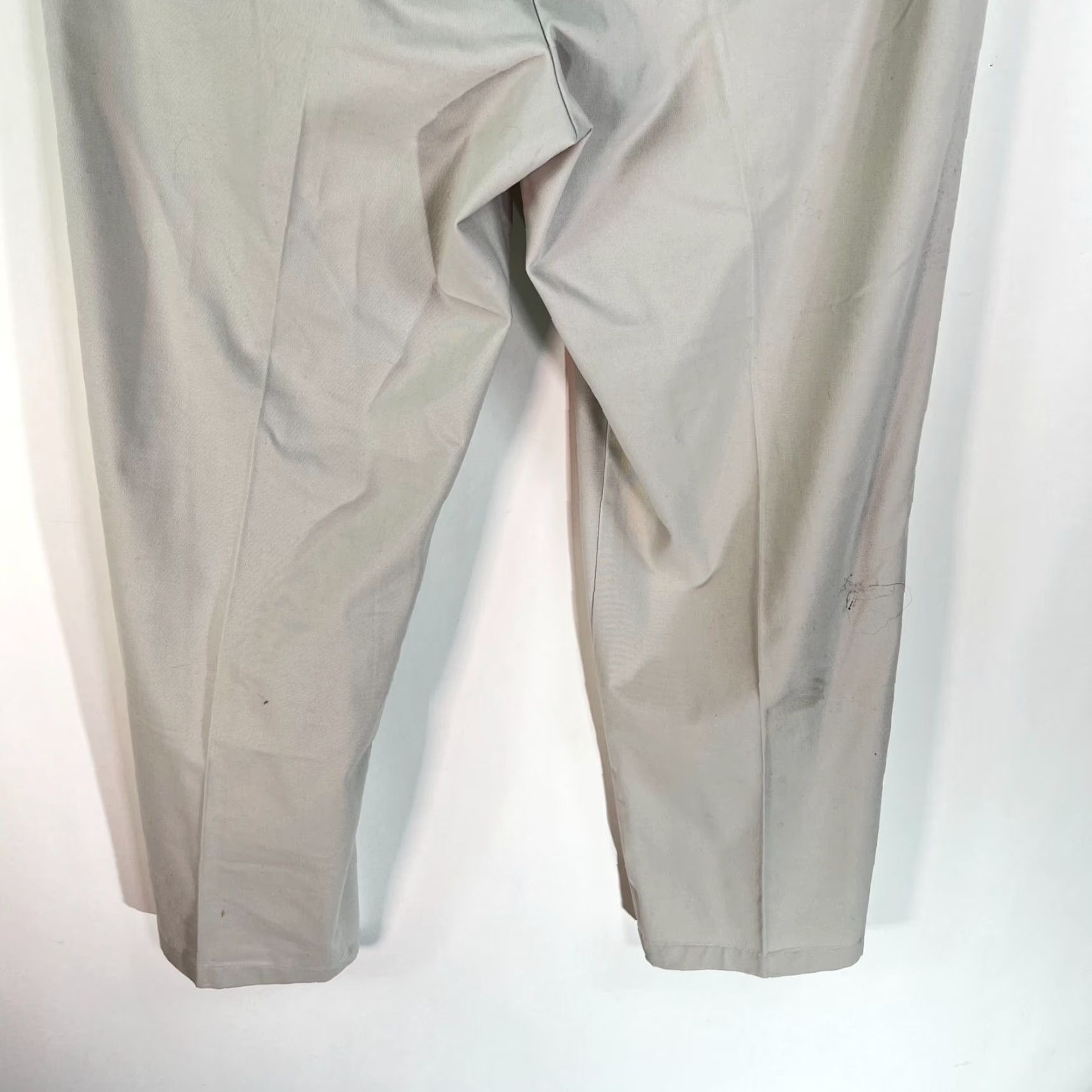 Dockers VINTAGE? No—But New Dockers Relaxed Fit Chino Pants Mens Size 36 Regular Beige 100% Cotton Flat Front Inseam 32" Straight Leg Work Casual Dresswear Size US 36 / EU 52 - 5 Thumbnail