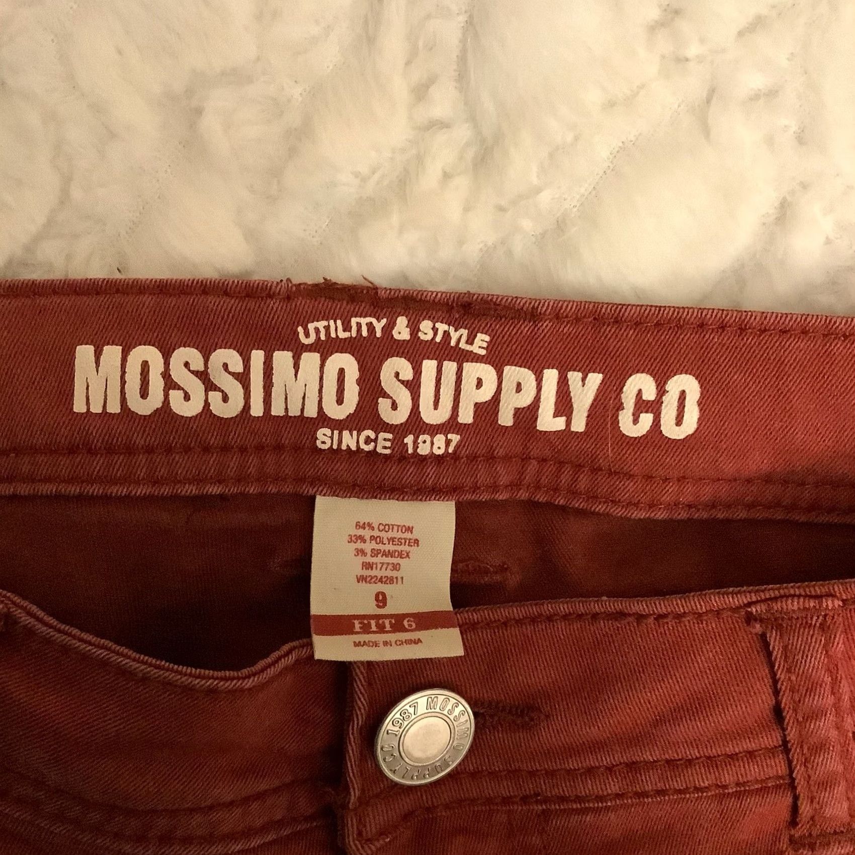 Mossimo Mossimo Jeans Women's Juniors Size 9 Red Skinny Fit 28in Inseam Jeans Skinny Low Rise Contemporary Pattern Solid Button Closure Mens? Size 30" / US 8 / IT 44 - 3 Thumbnail