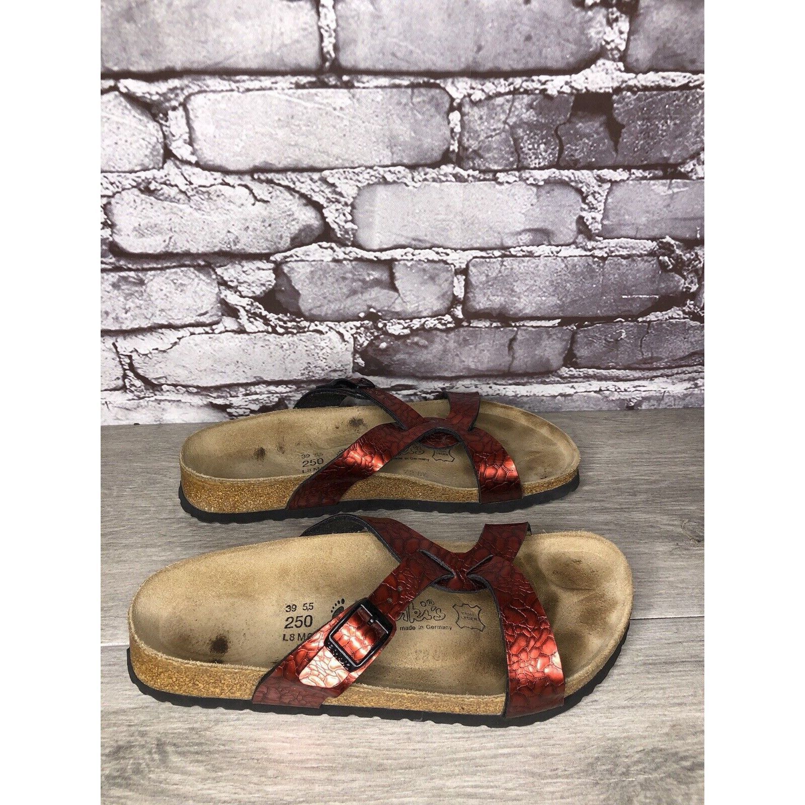 Birkenstock Birkenstock Birki’s Red Patent Leather Croc Cork Strap Sanda Size US 8 / IT 38 - 19 Thumbnail