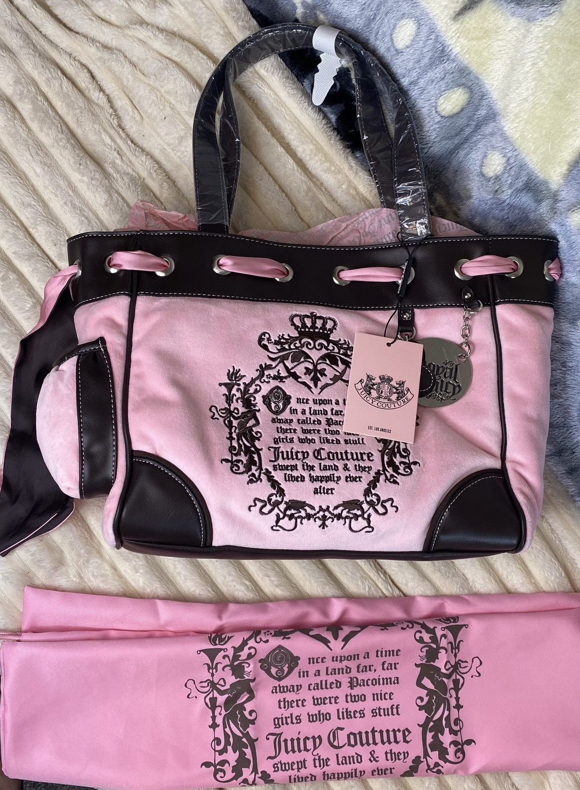 【Juicy Couture】Iris ミニポーチ付き ハンドバッグ Juicy Couture】Iris ミニポーチ付き ハンドバッグ (JUICY