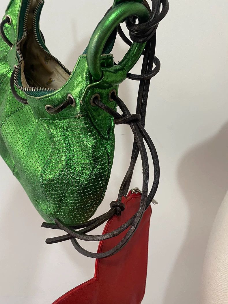 Vivienne Westwood size os Qianxi wind power green locomotiv