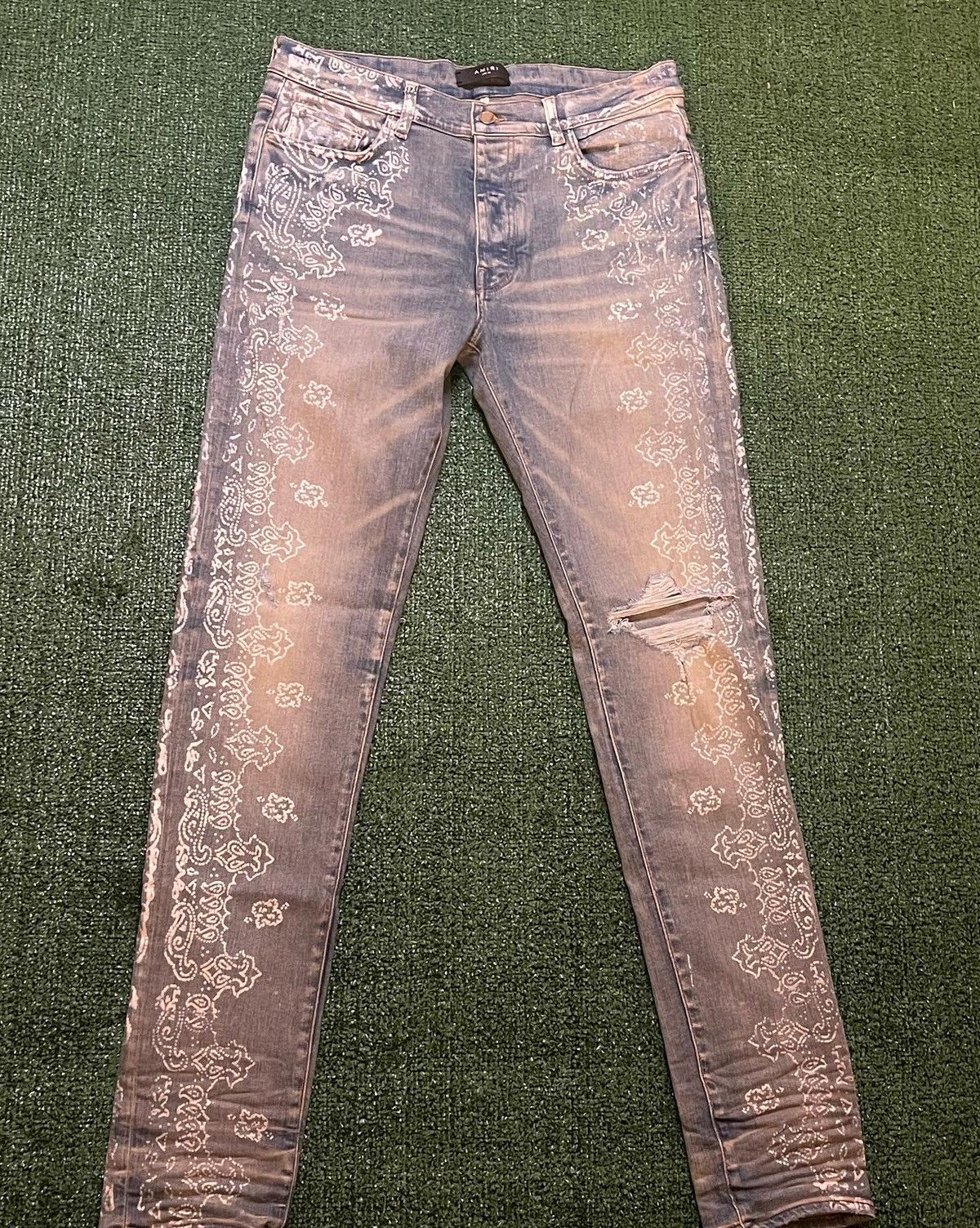 image of Amiri Cloud Jean Size 36 in Blue, Men's